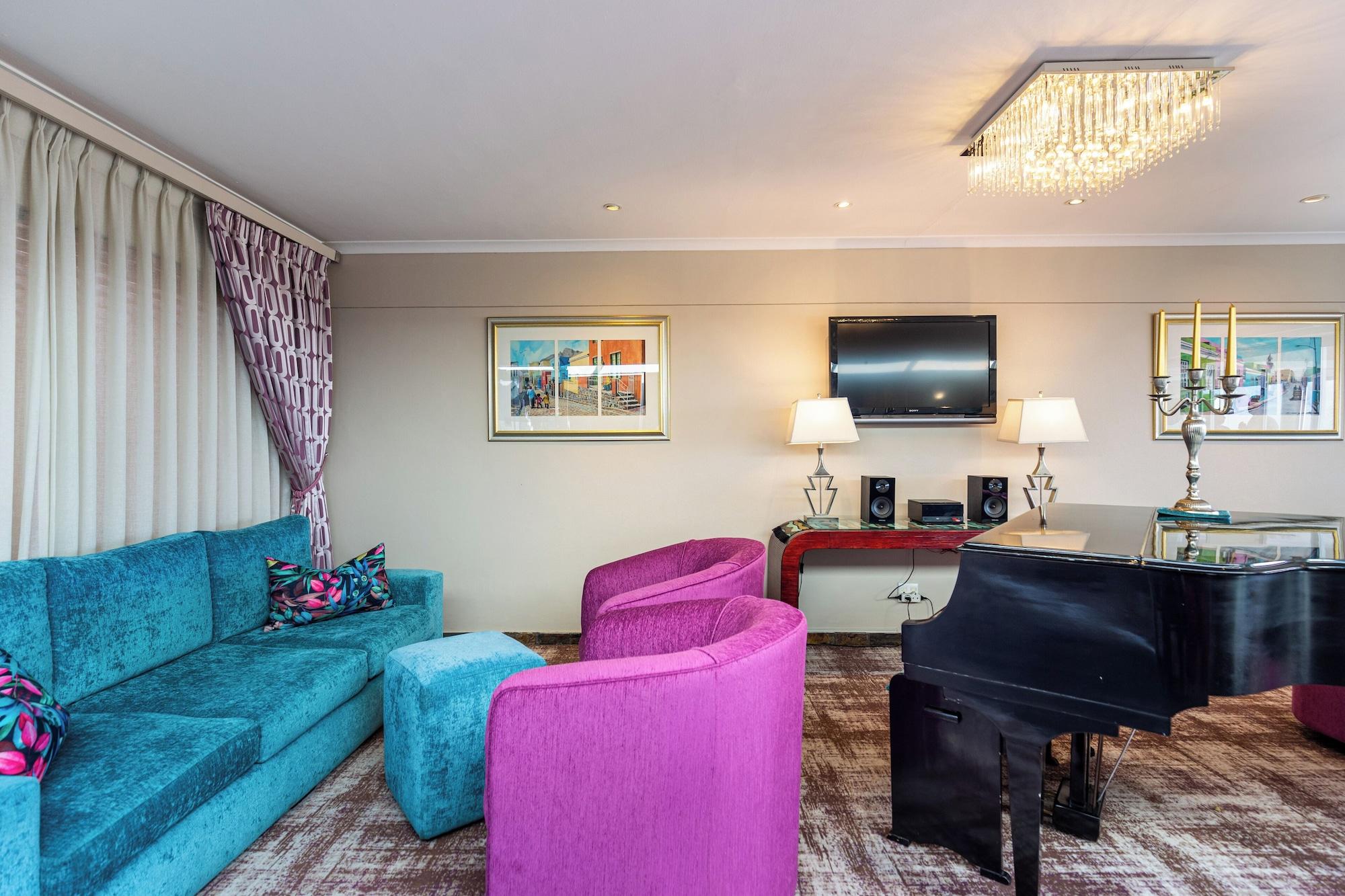 Vista Lobby Signal Hill Lodge