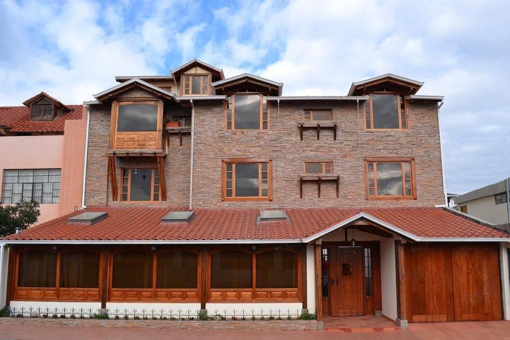 Vista Exterior Hotel Bella Casona