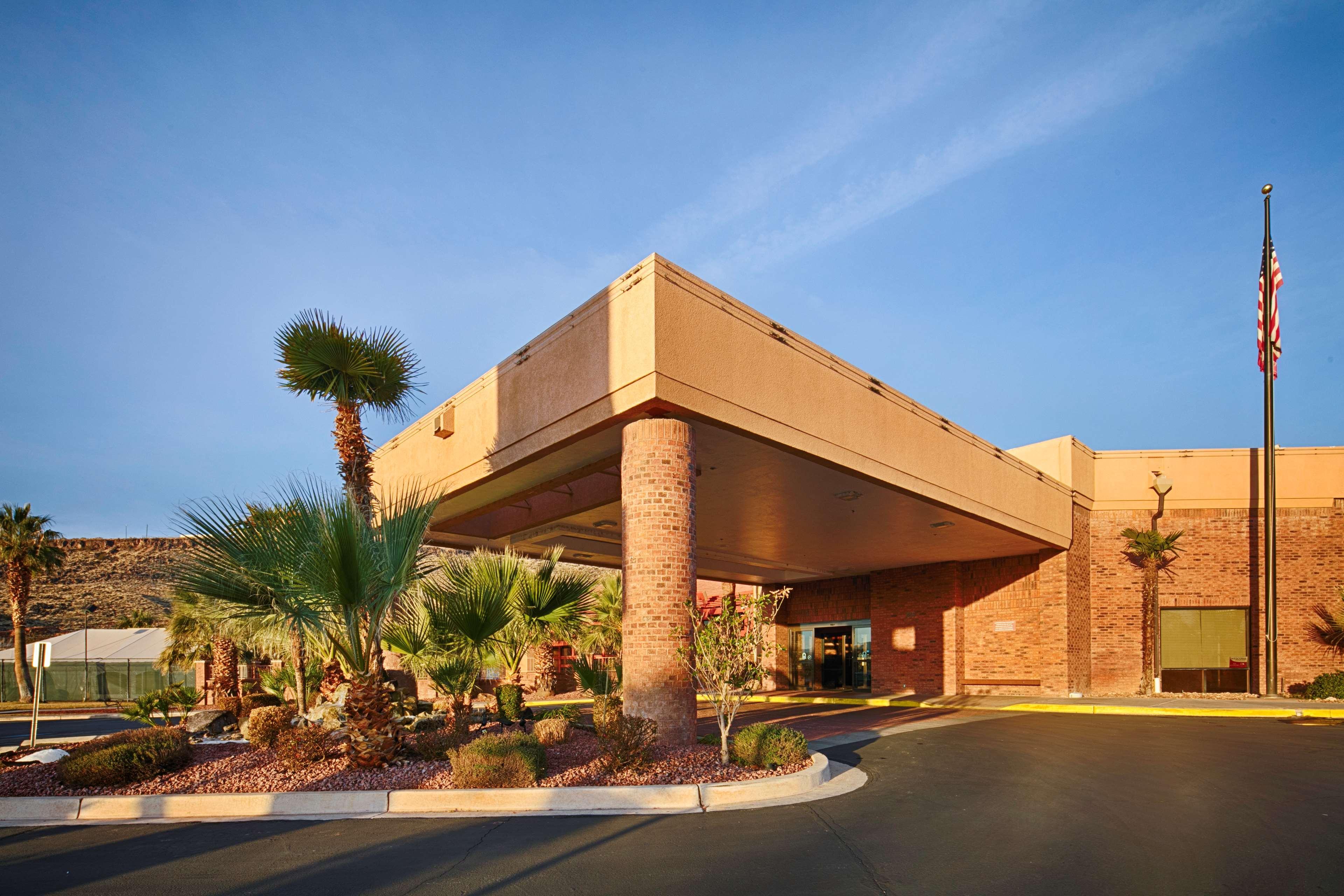 Vista Exterior Red Lion Hotel & Conference Center St. George, UT