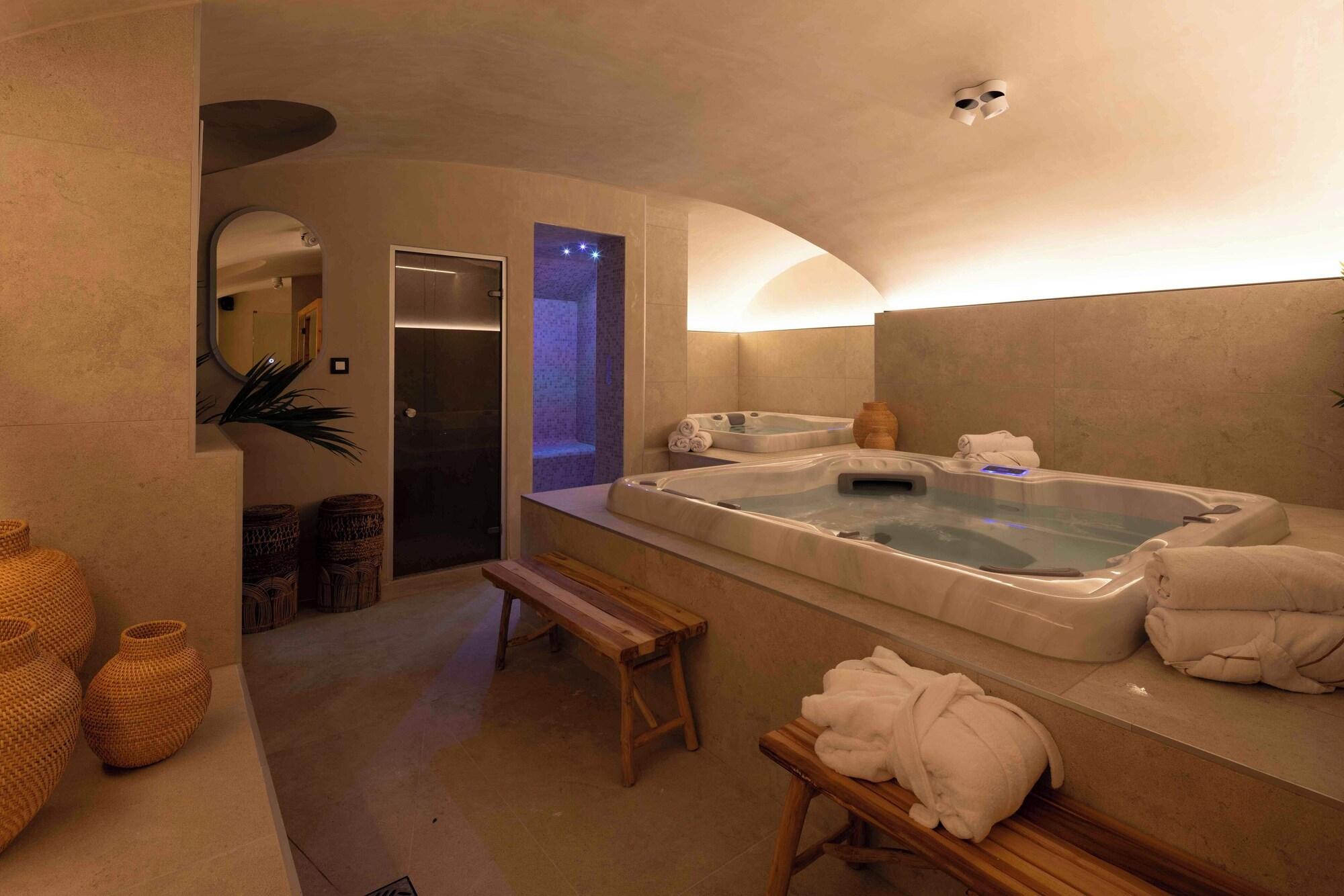 Vista Piscina Boutique Hotel Sablon by CW Hotel Collection