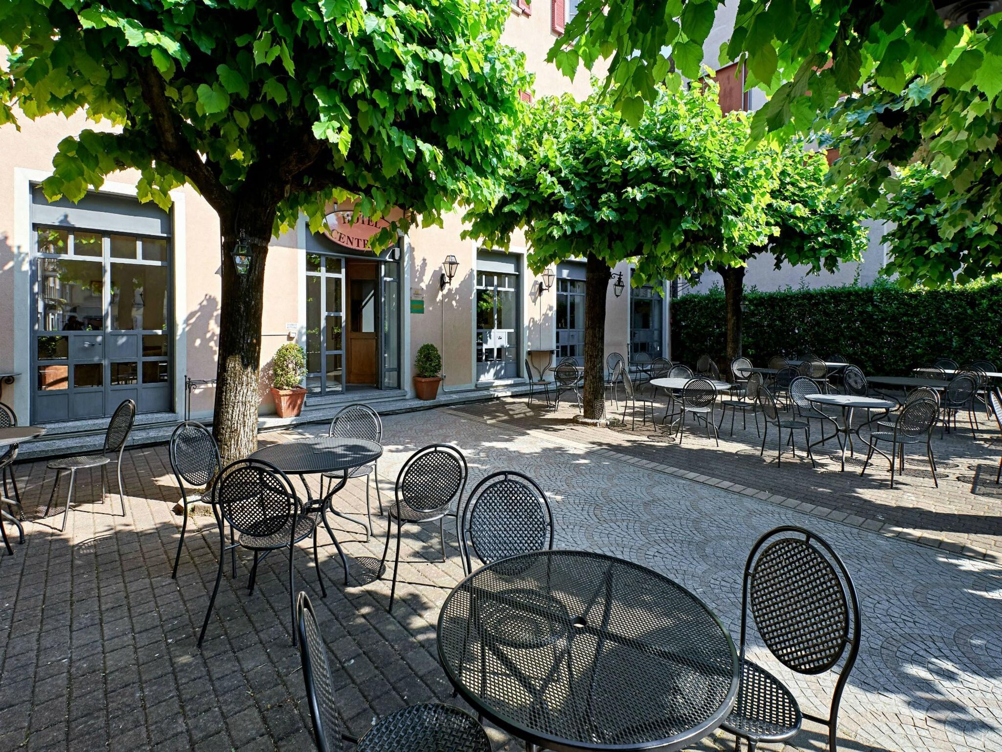 Varios Albergo Centrale