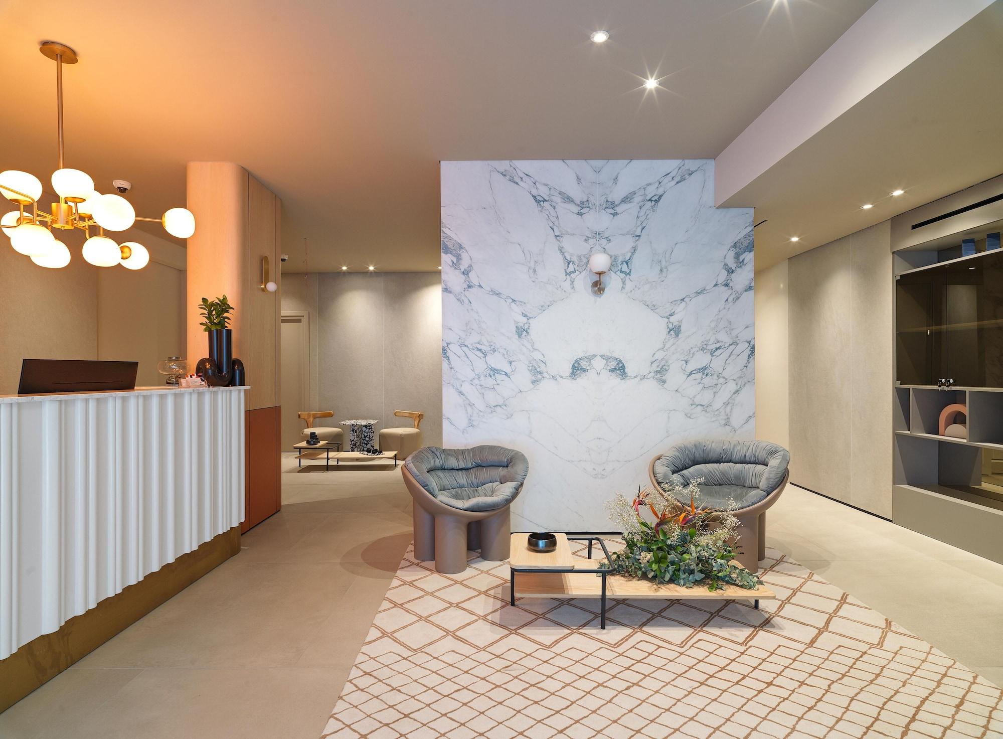 Vista Lobby LIV Mackenzie Beach Suites
