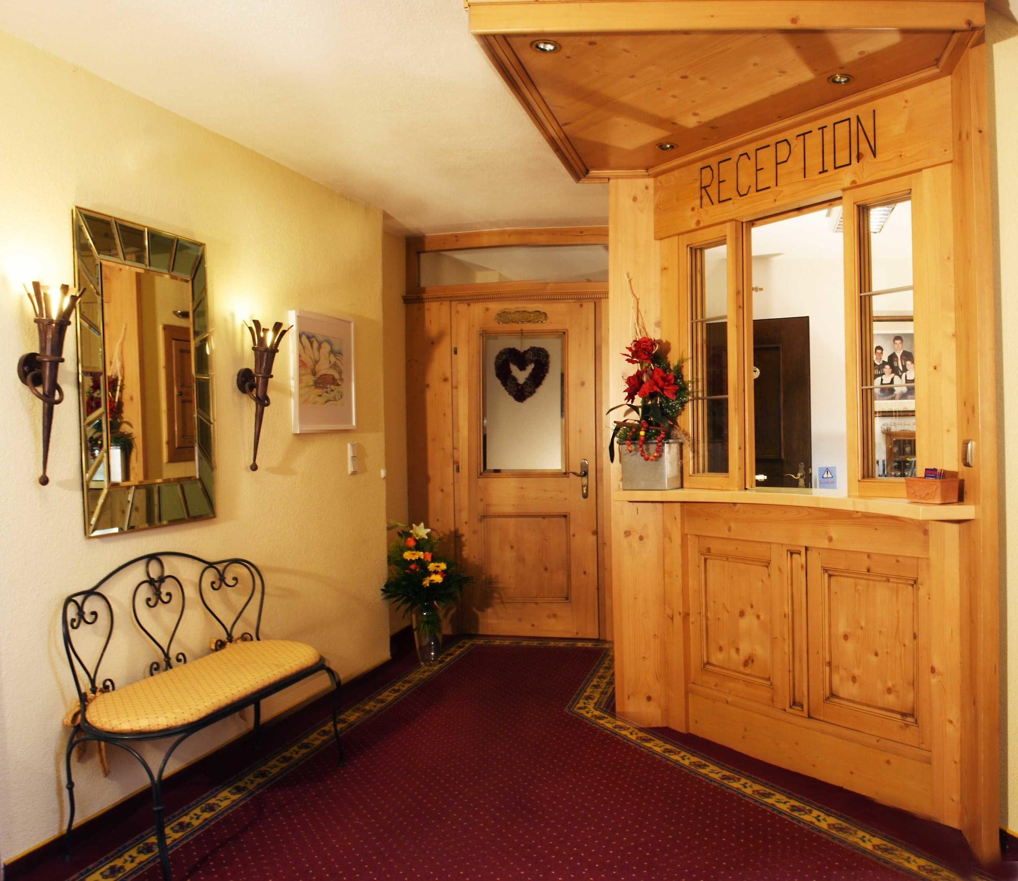 Vista Lobby Pension Sportalm