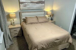 Alquiler Vacacional - Cozy 2BR/2.5Bath Townhome near Military Bases in Vibrant Jacksonville, NC