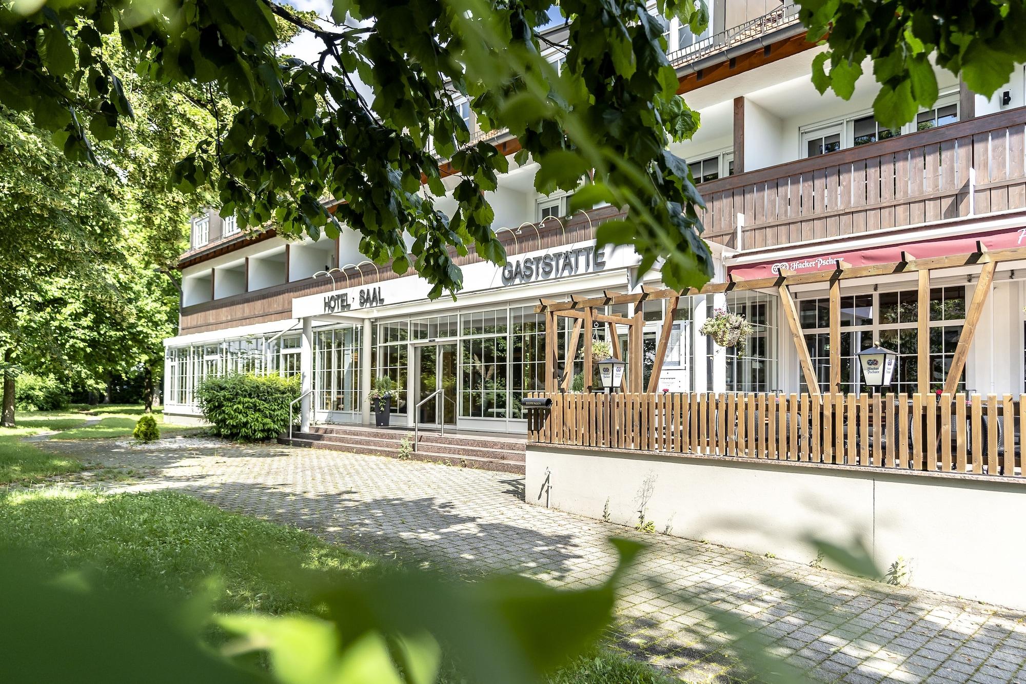 Varios Feldmochinger Hof