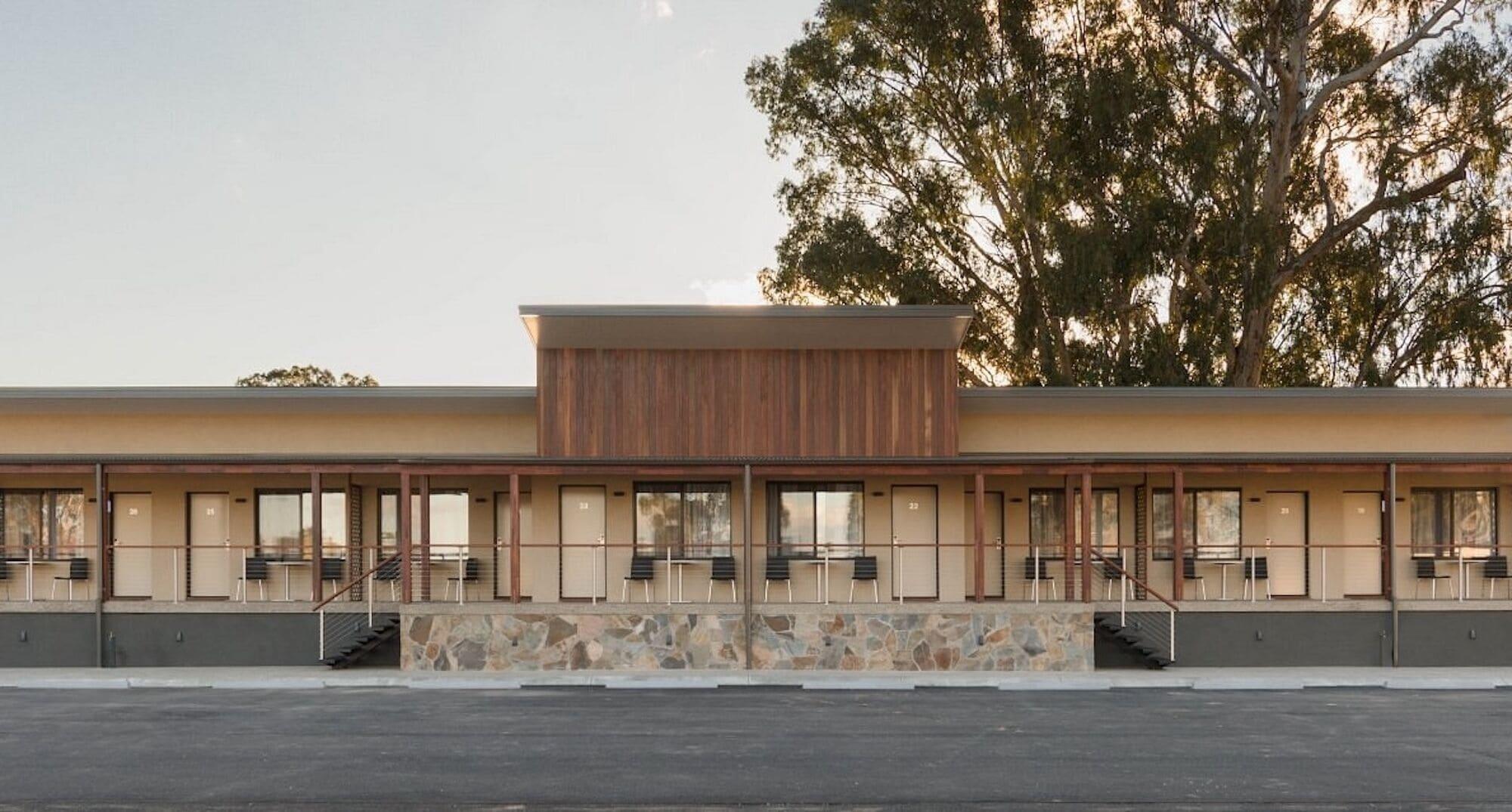 Vista Exterior New Crossing Place Motel & Apartments