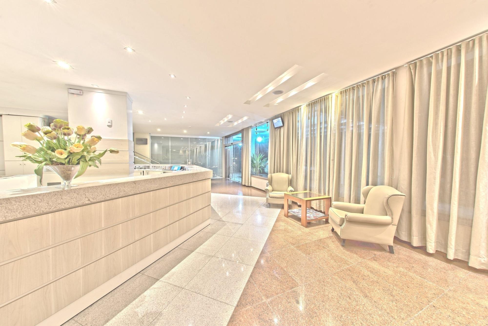 Vista Lobby San Michel Hotel