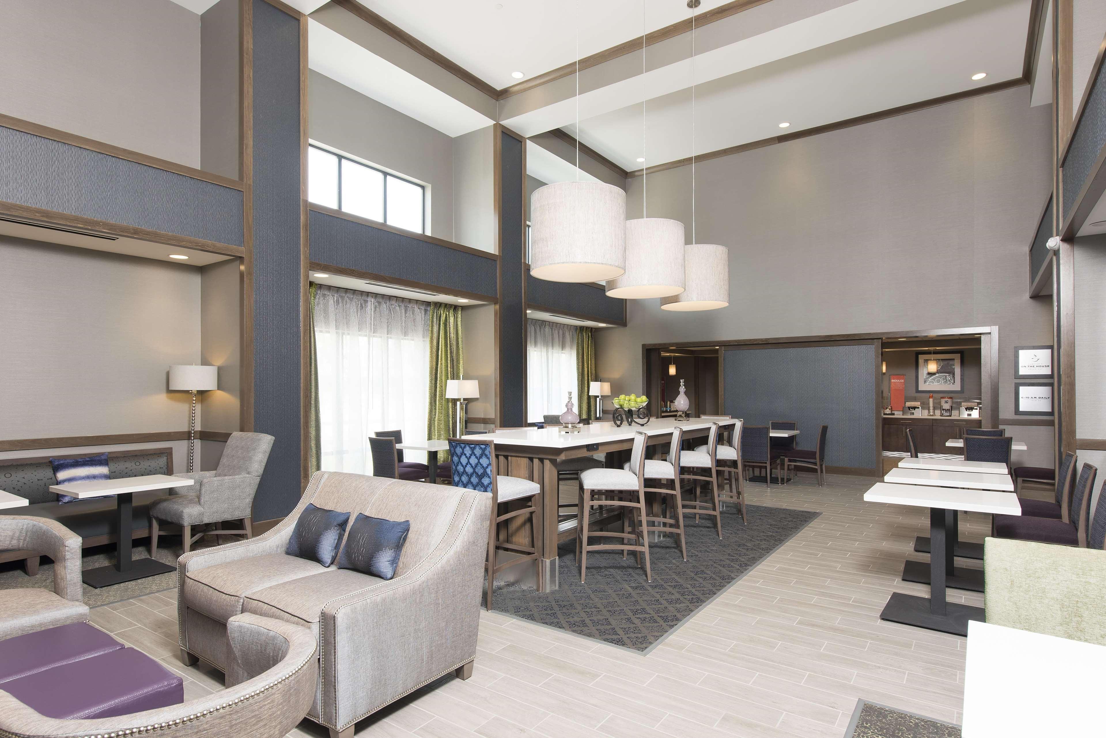 Vista Lobby Hampton Inn & Suites Michigan City
