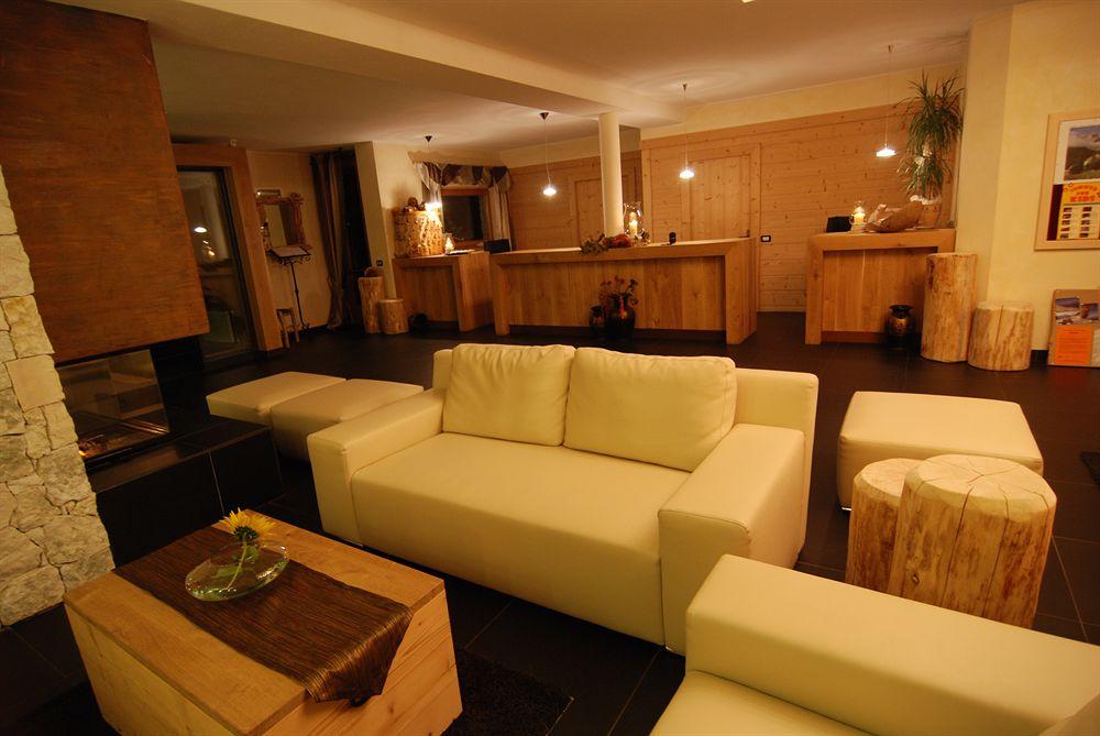 Vista Lobby Hotel Cristallo