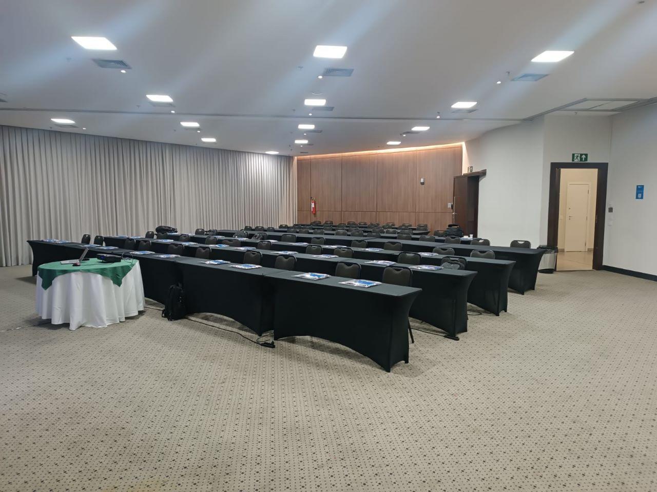 Sala de Reuniones San Diego Suites Lourdes