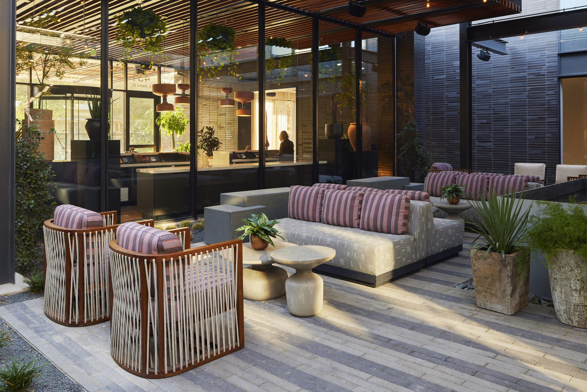 Vista Exterior Kimpton Santo
