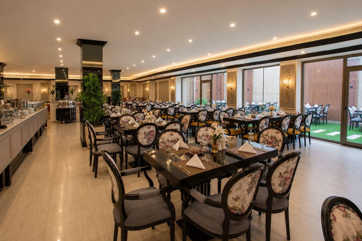 Restaurant Luxury Night Hotel Al Yasmin