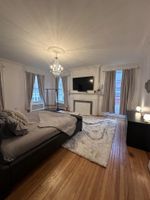 Alquiler Vacacional - Three Story Charm: Downtown Luxe