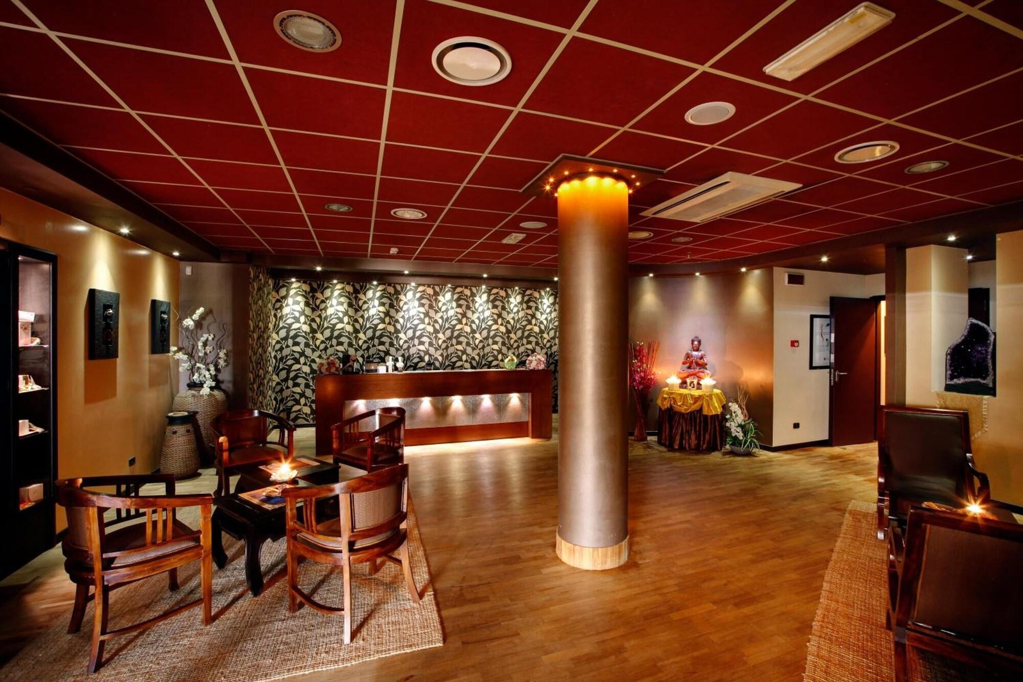 Vista Lobby Cocca Hotel Royal Thai SPA