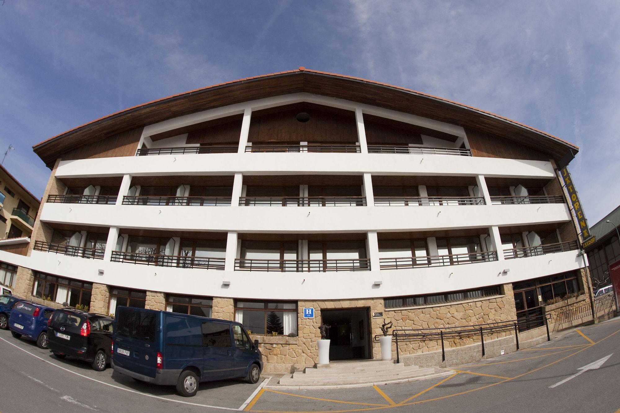 Vista Exterior Hotel Jatorrena