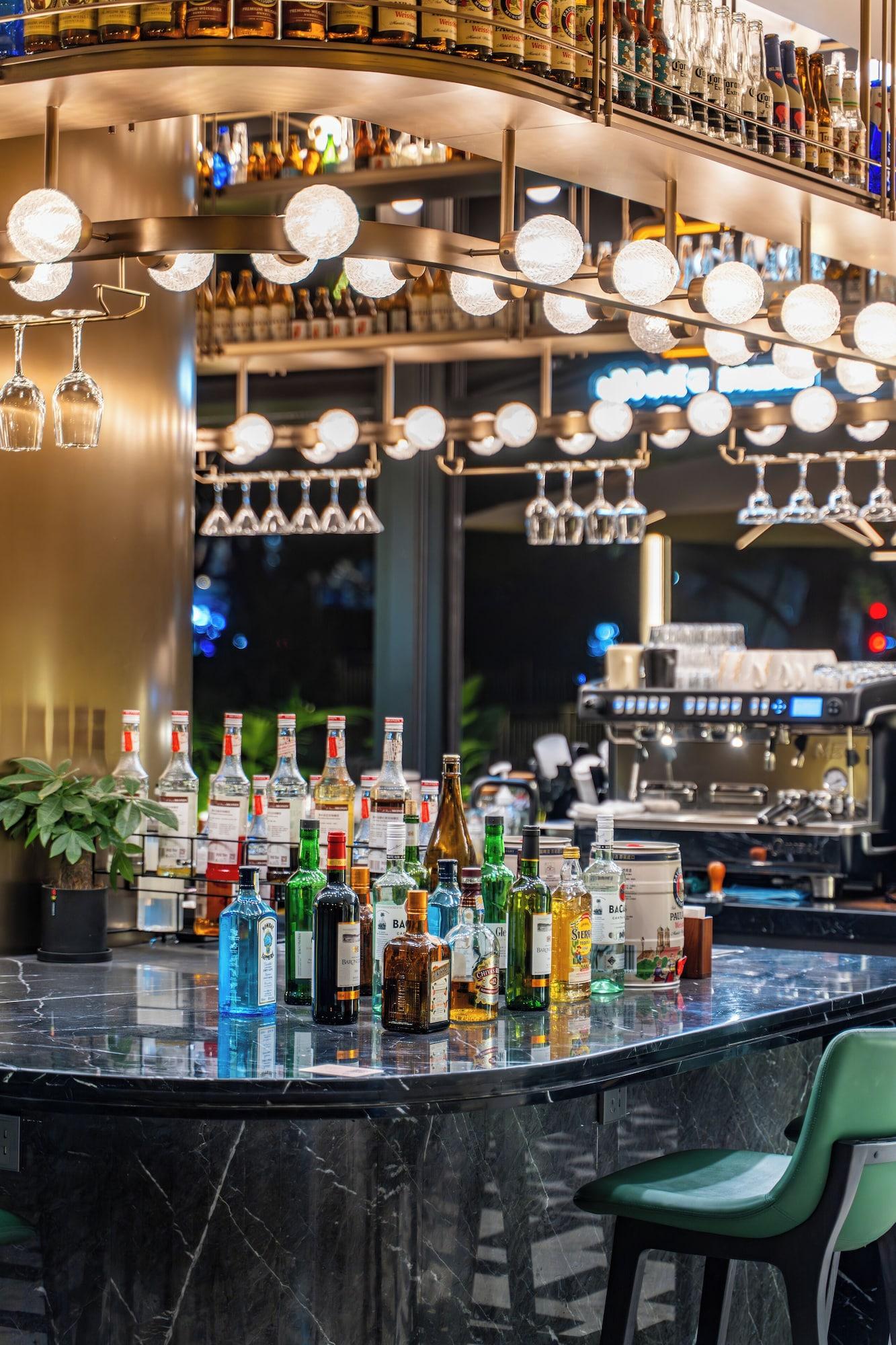 Bar/Salón UrCove by Hyatt Guangzhou Canton Tower Exhibition Center-Registration Counter and Free Shuttle Bus Available during Canton Fair Period