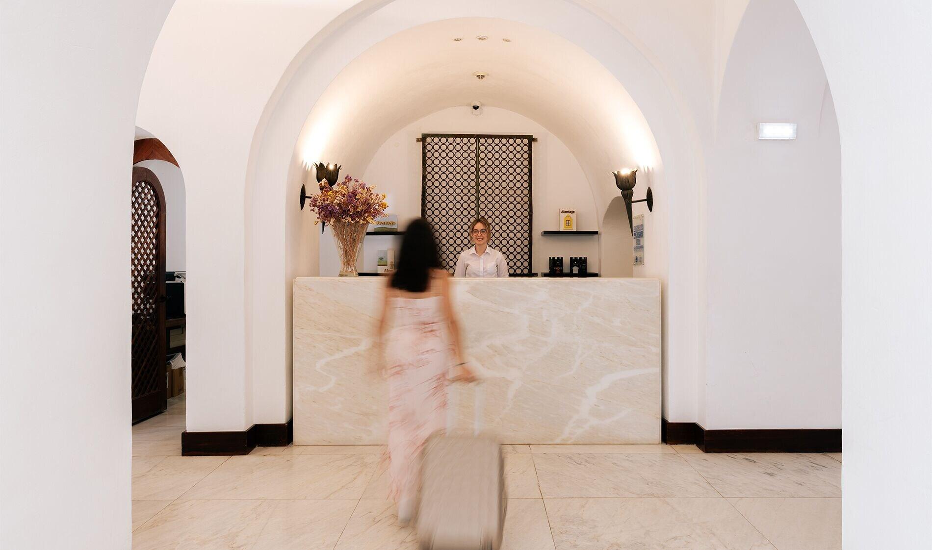 Vista Lobby Pousada Convento de Vila Viçosa - Historic Hotel