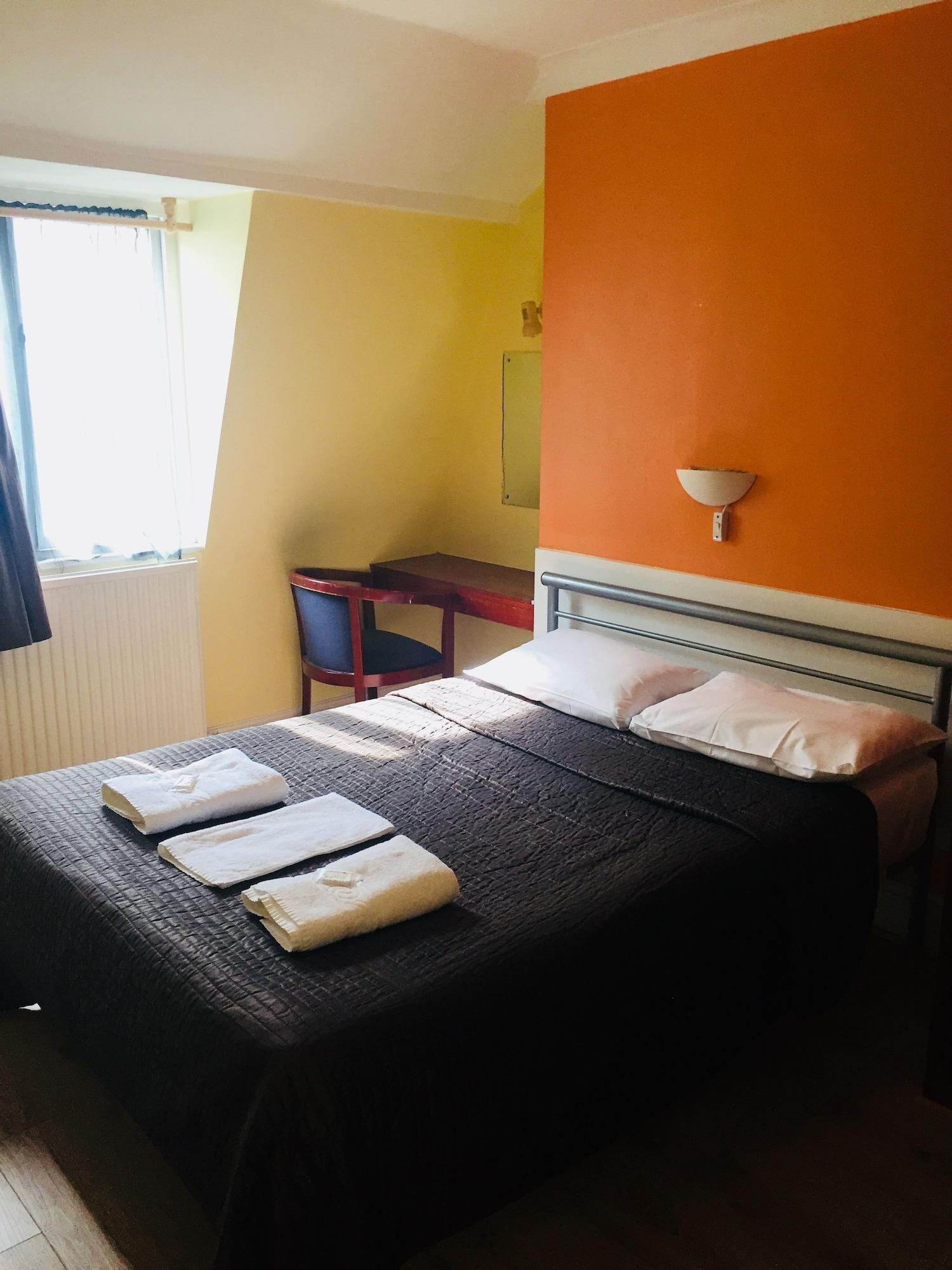 Varios Gresham Hotel Bloomsbury