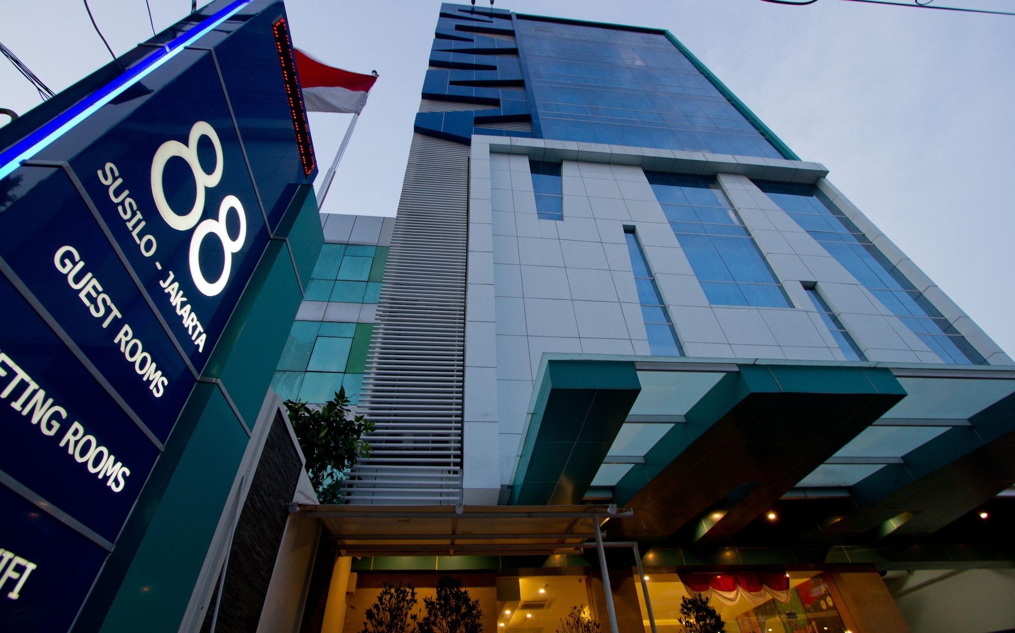 Vista Exterior Hotel 88 Grogol by WH