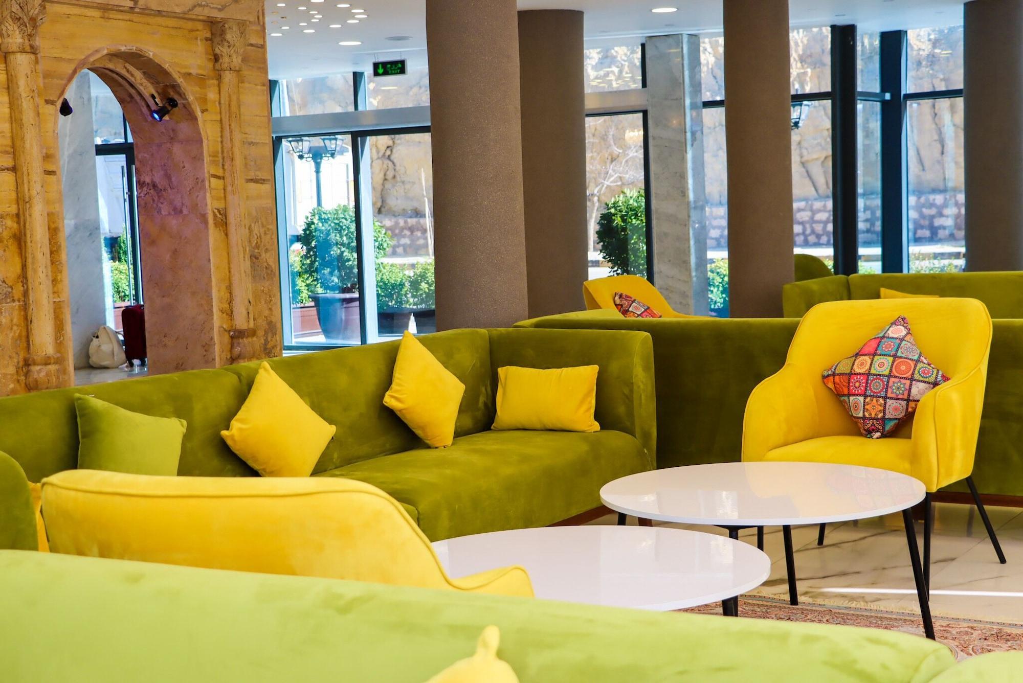 Vista Lobby The RN Hotels