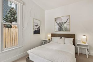 Alquiler Vacacional - Sunny corner home w/ spa & yard.  Walk everywhere!