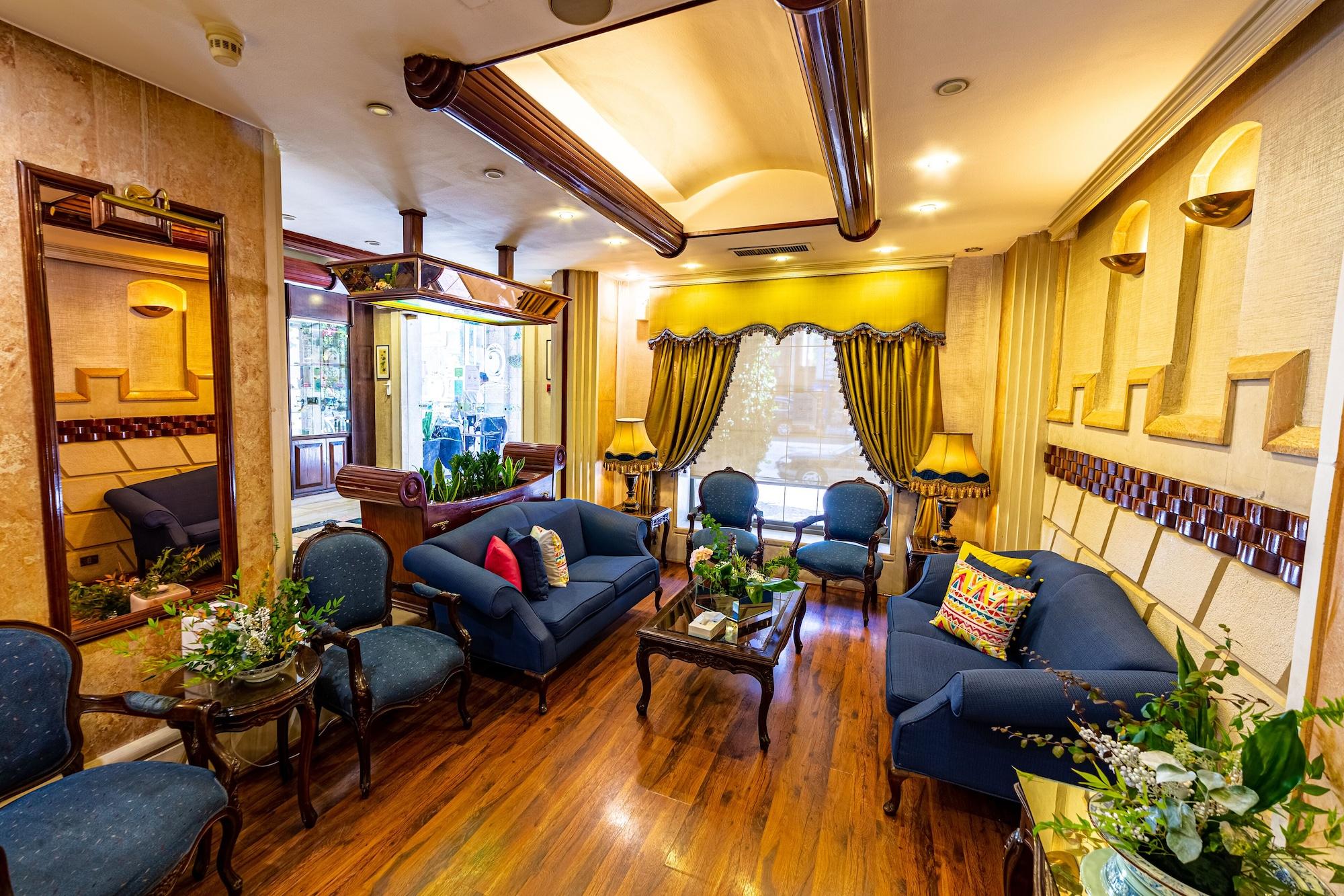 Varios Comfort Hotel Suites