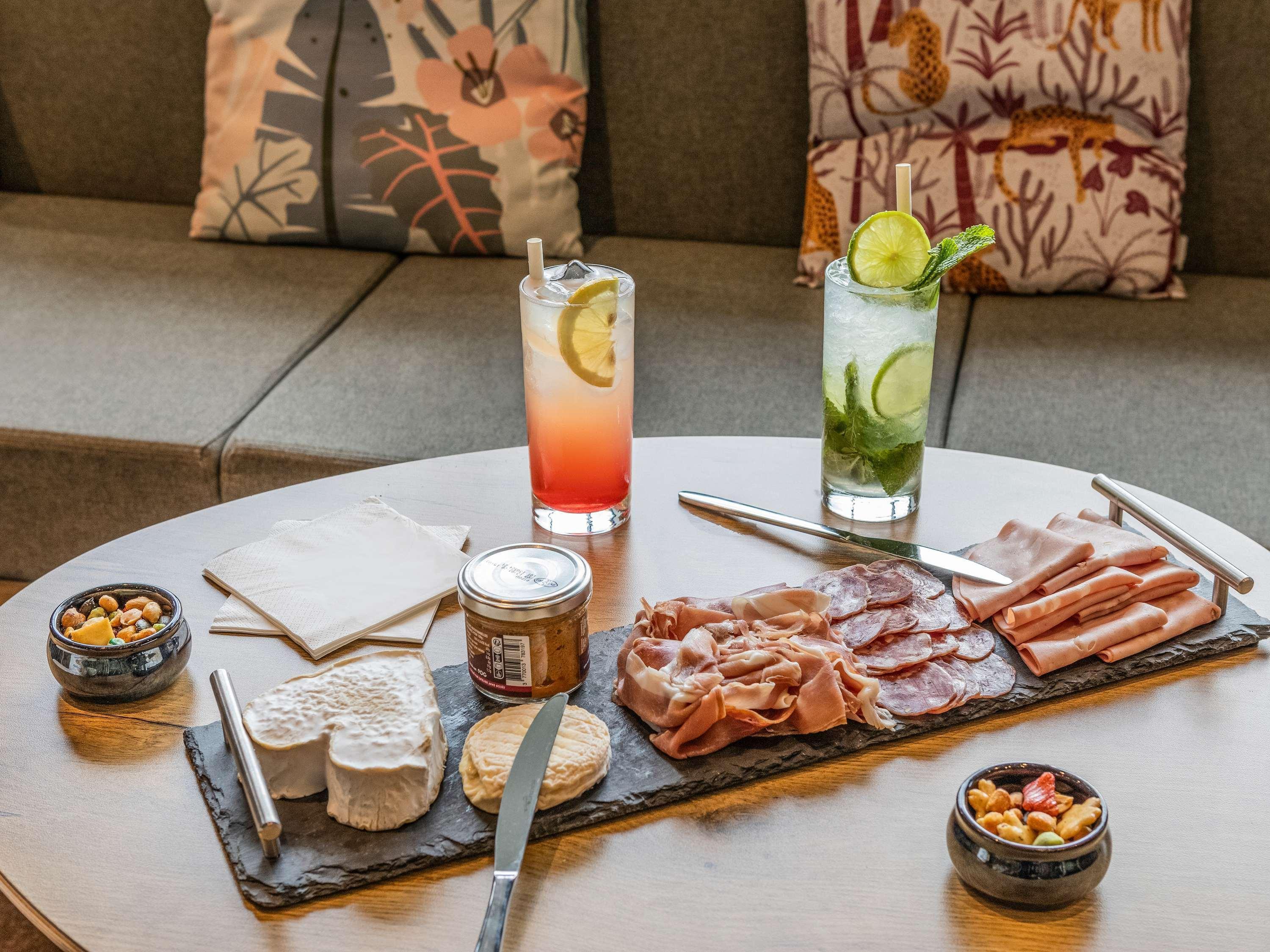 Bar/Salón Ibis Budget Gonesse