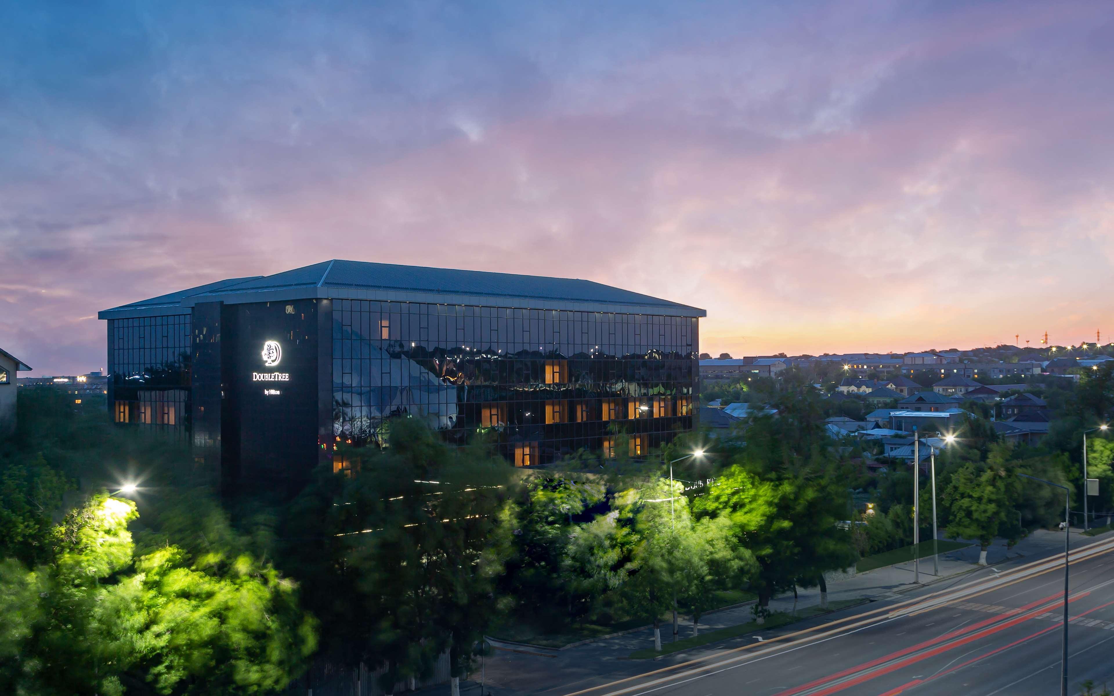 Vista Exterior DoubleTree by Hilton Shymkent