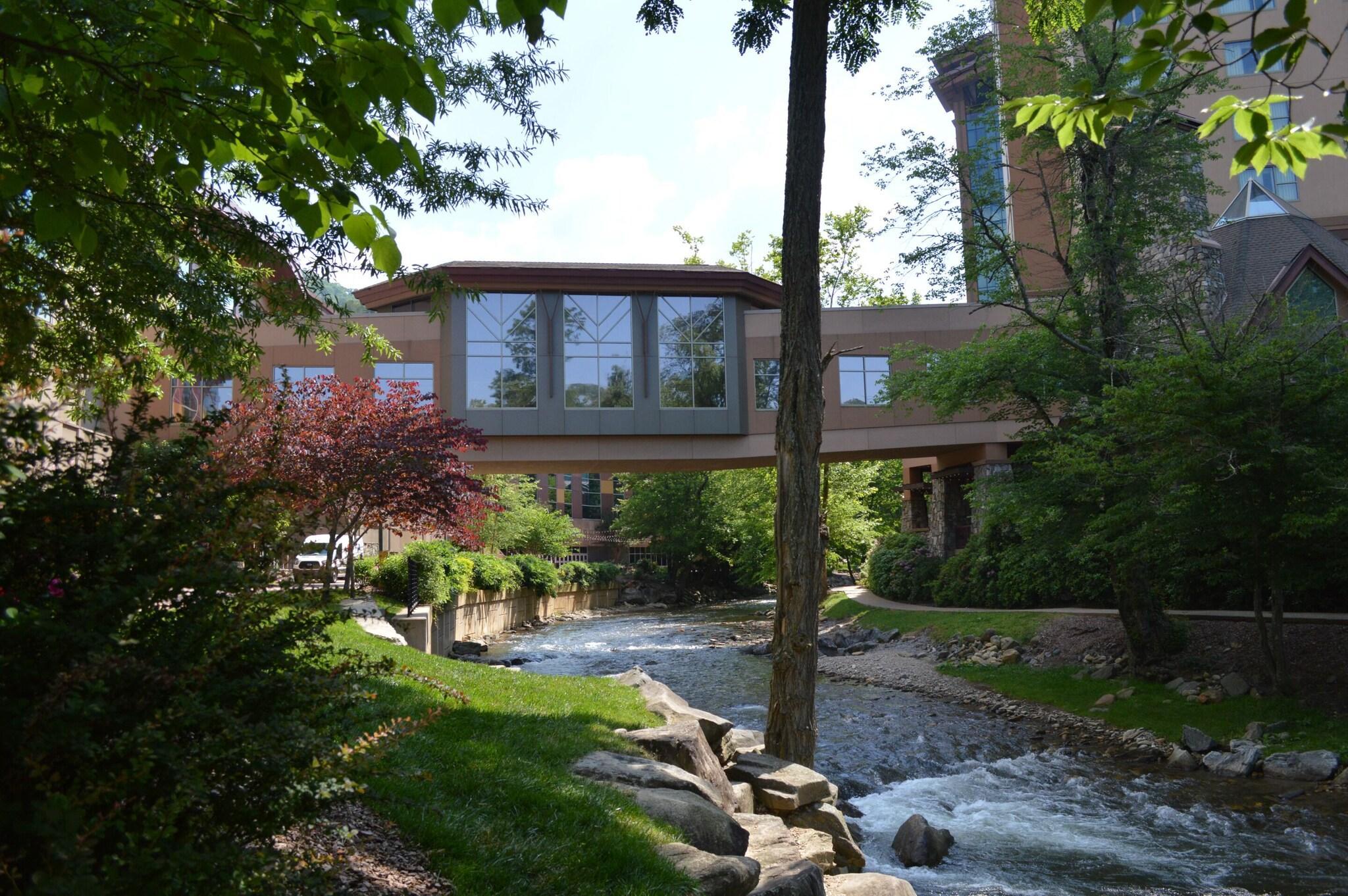 Vista Exterior Harrah's Cherokee – A Caesars Rewards Destination