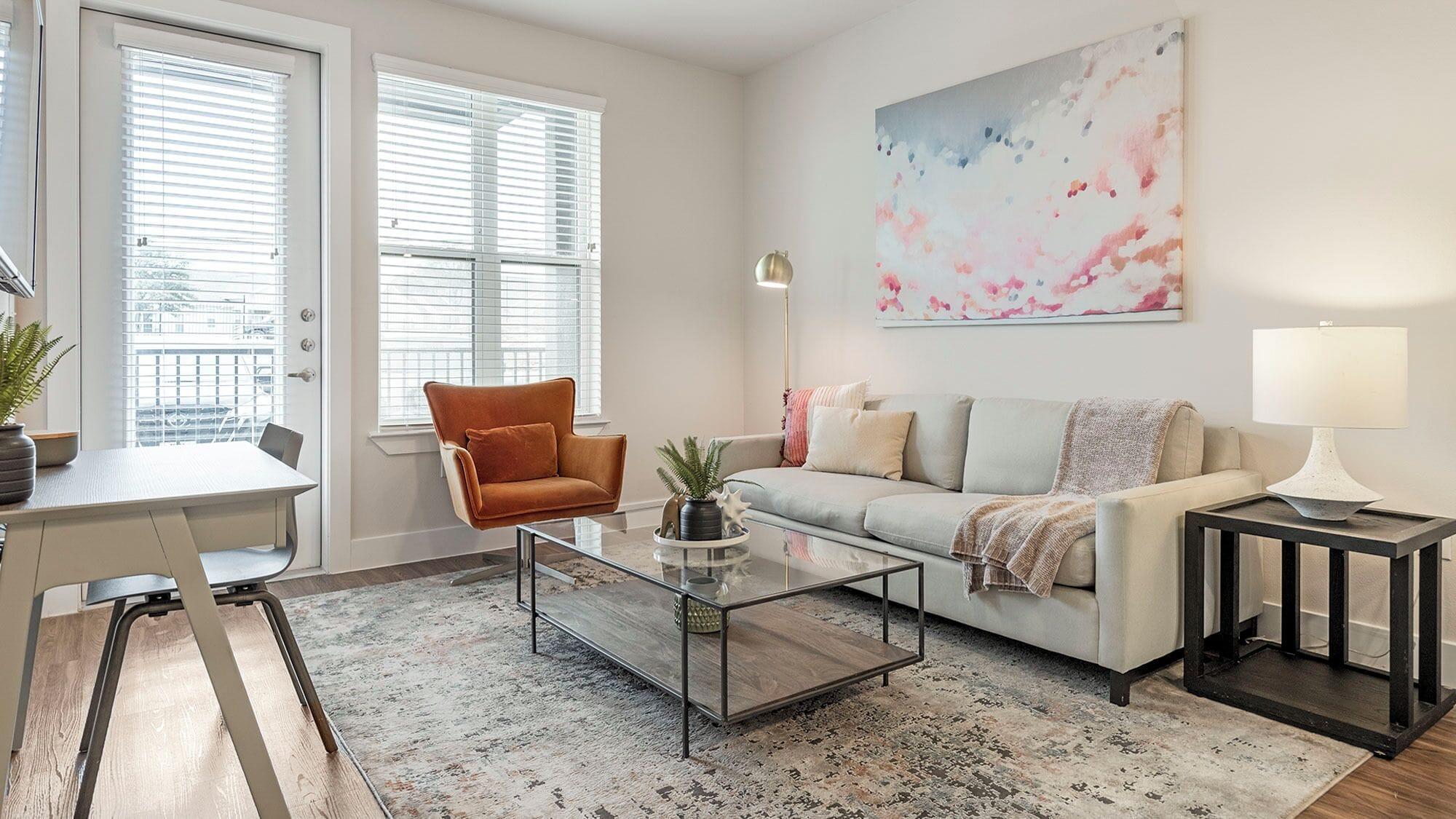 Varios Landing Apartments near UT San Antonio