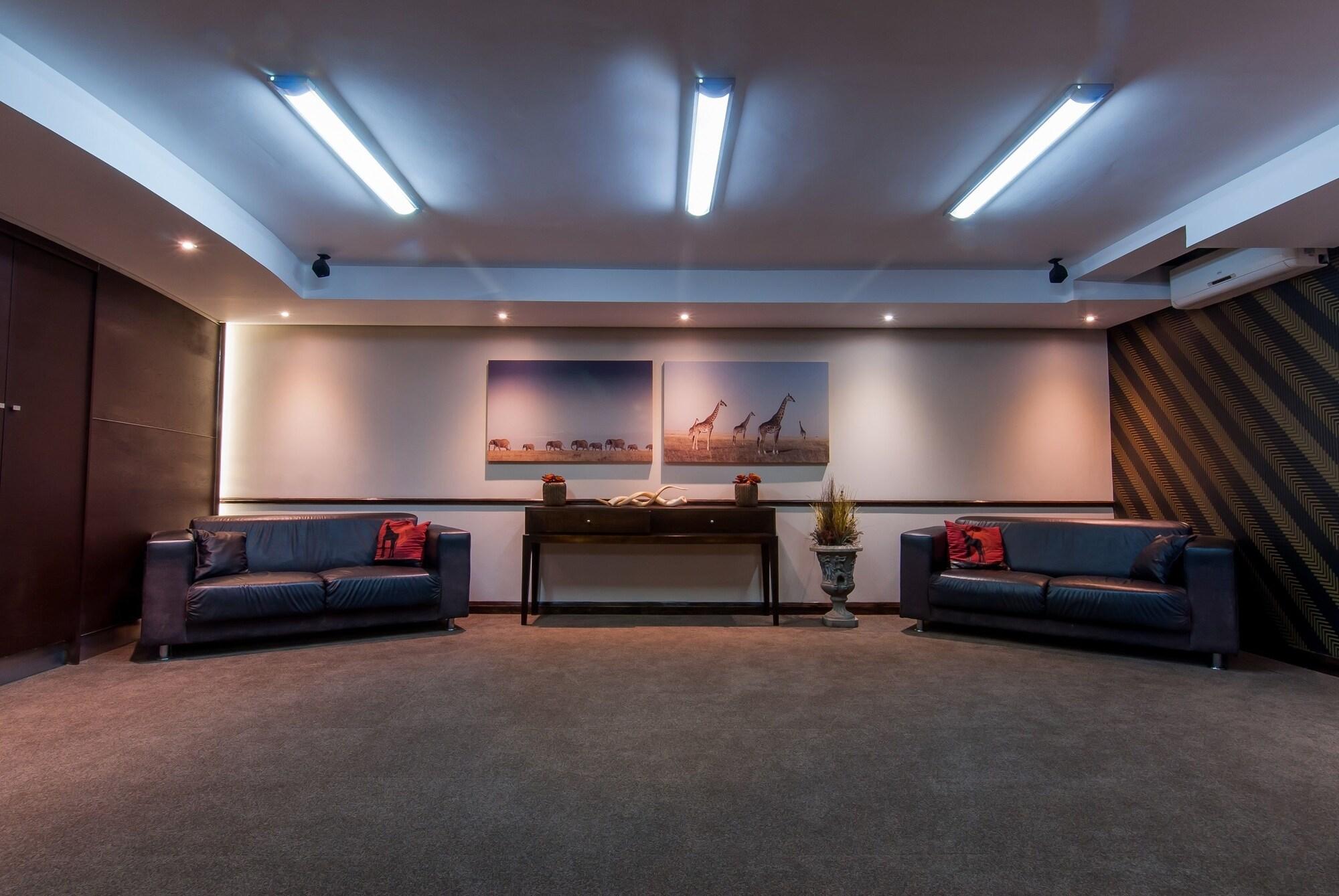 Vista Lobby Graham Hotel