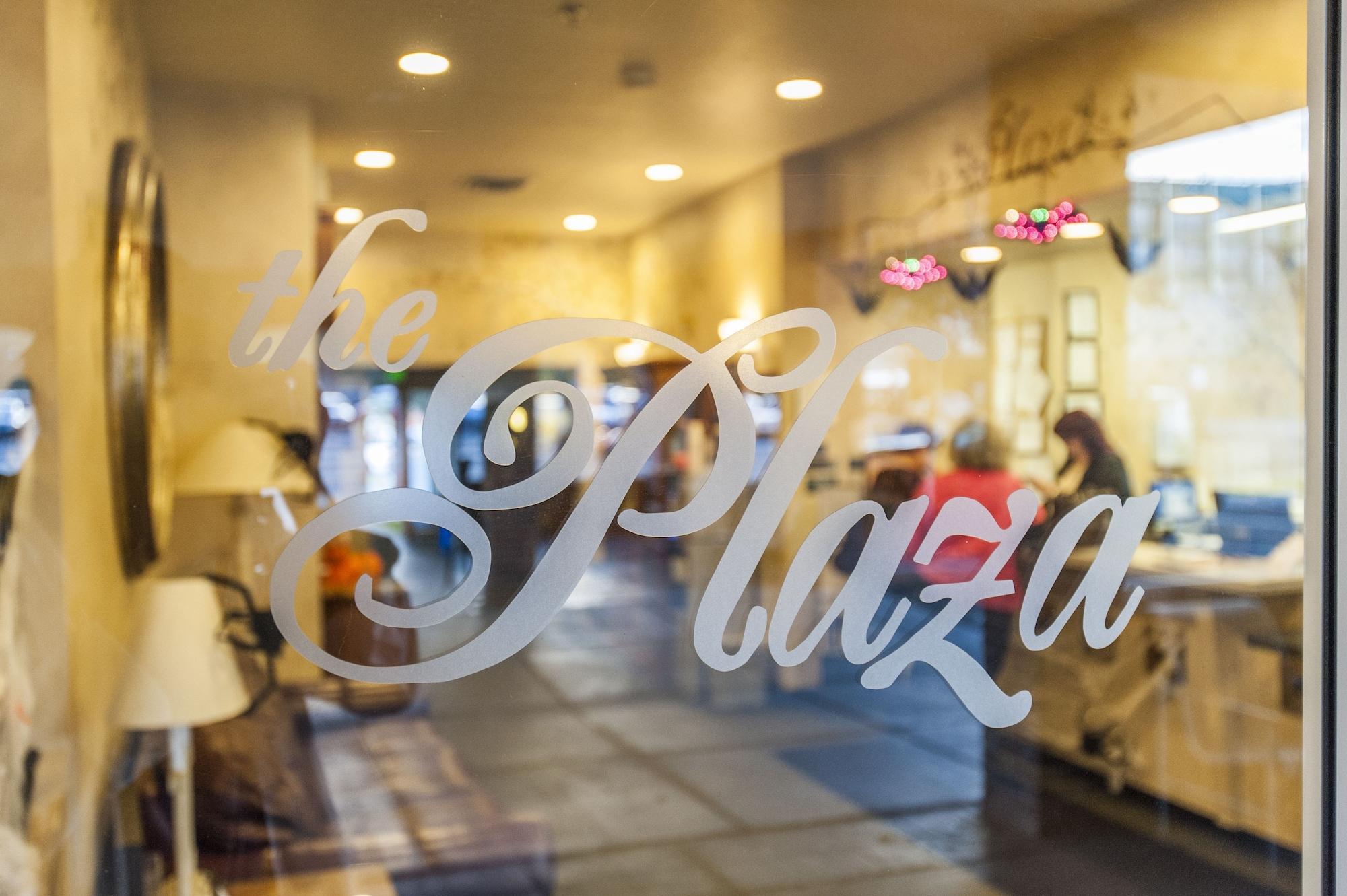 Vista Lobby Carson City Plaza Hotel and Event Center