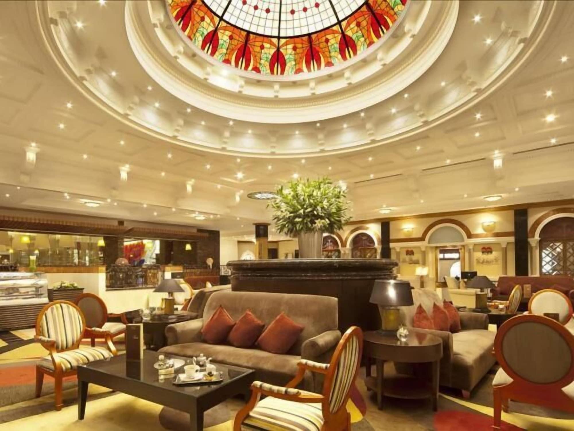 Vista Lobby Gulf Executive Residence