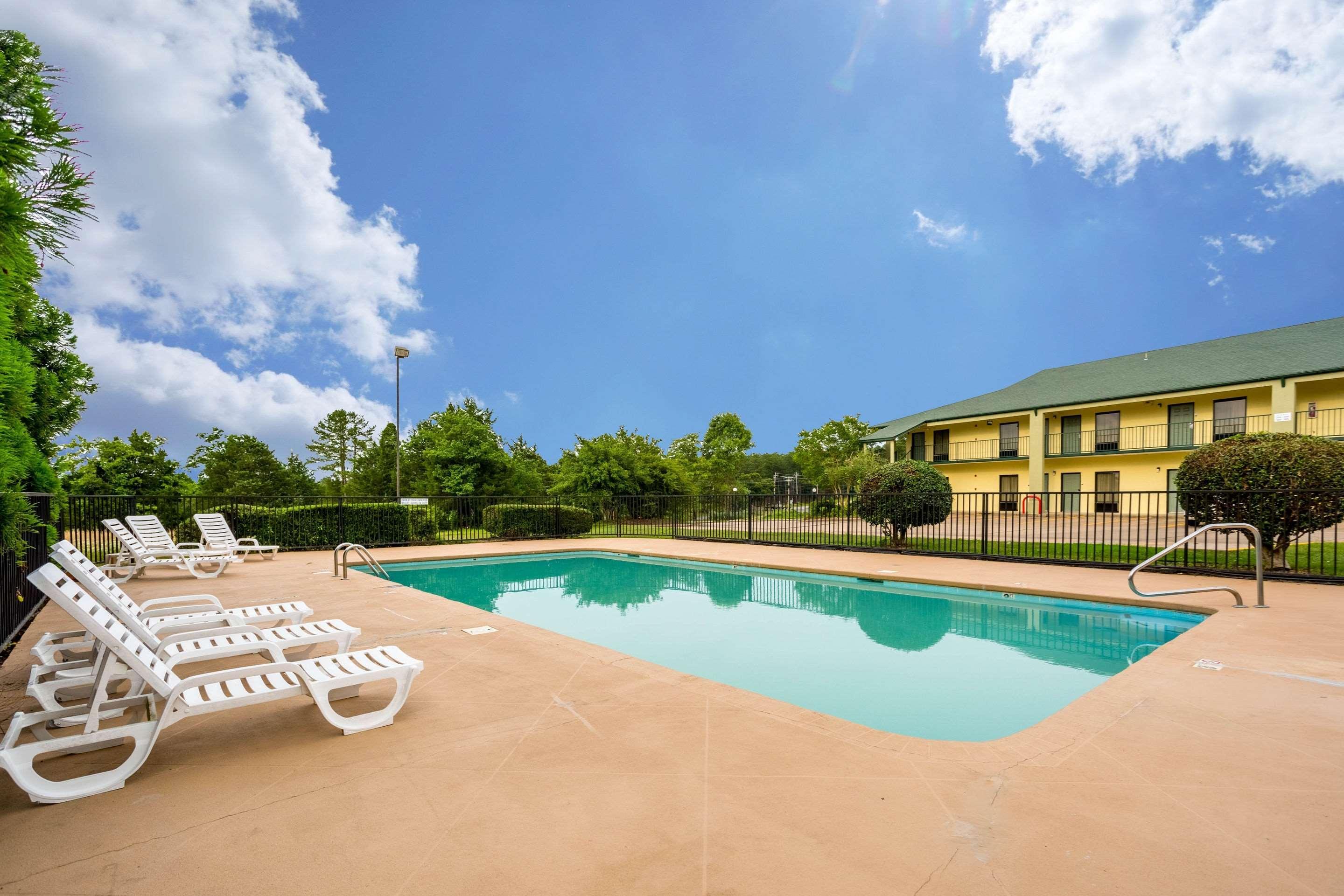 Vista Piscina Quality Inn & Conference Center