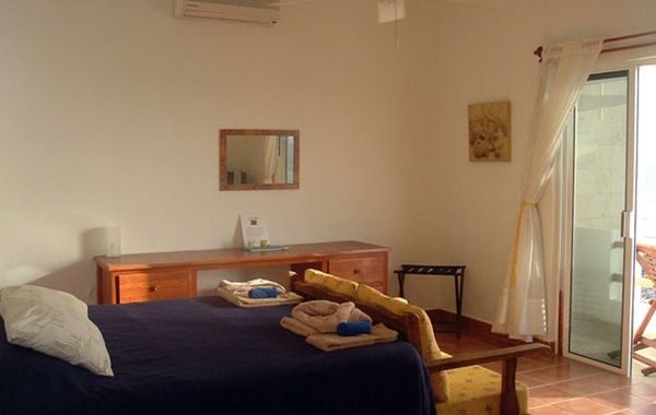 Casa Rosa -Beautiful Ocean Front Home - Studio Apartment - Los mejores hoteles solo adultos en Isla Mujeres, México