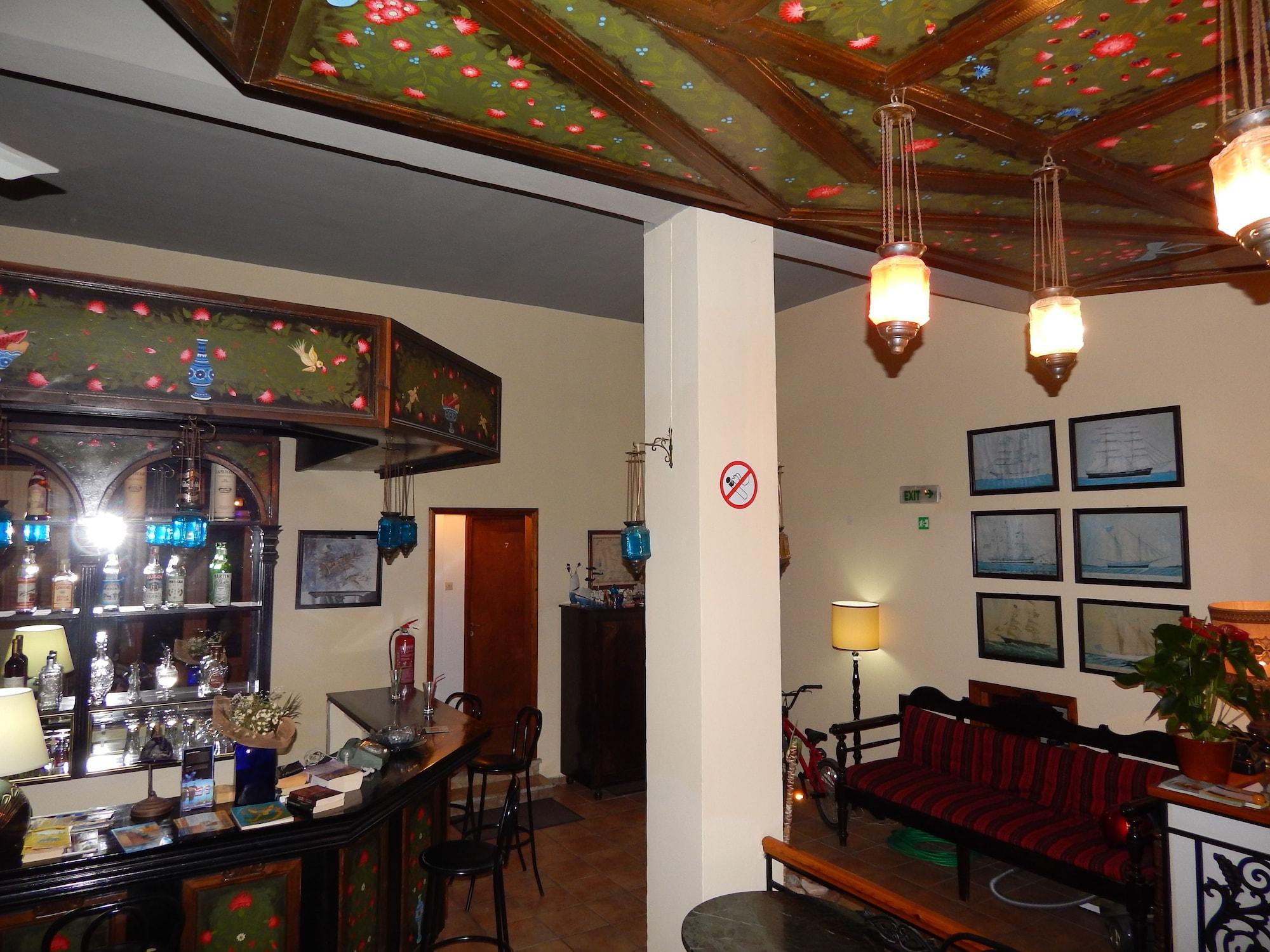 Bar/Salón Casa Kasteli