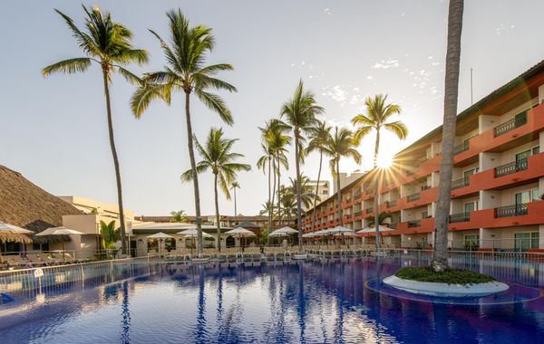 Crown Paradise Club Puerto Vallarta All Inclusive