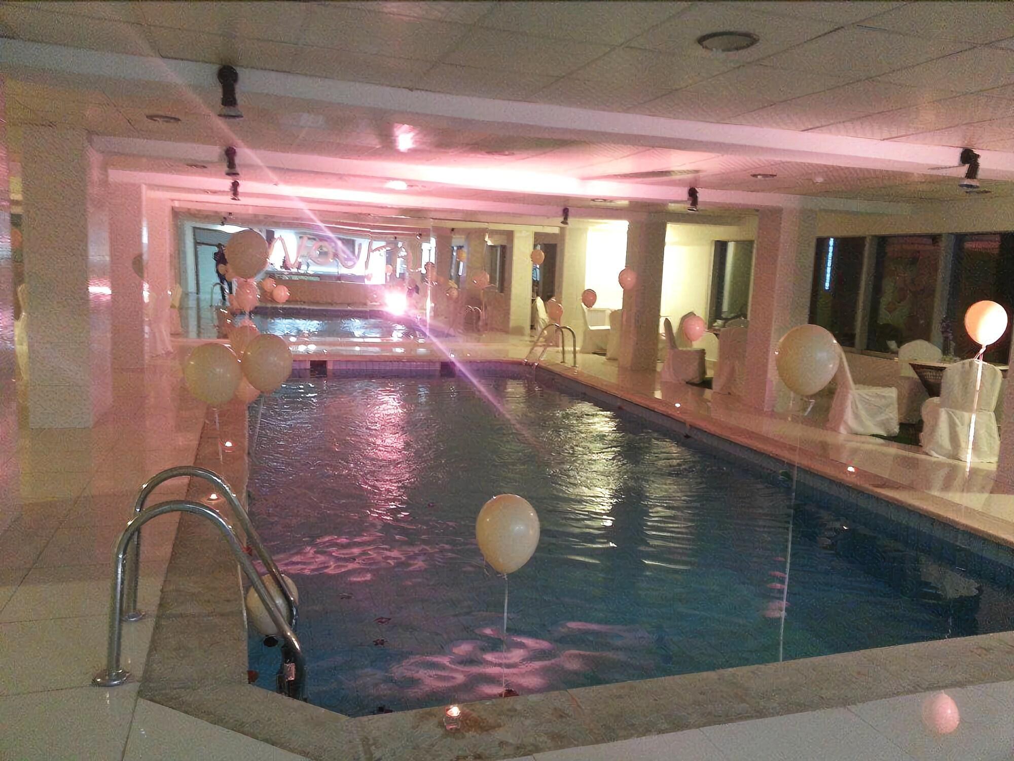 Instalaciones Recreativas Seven Days Hotel