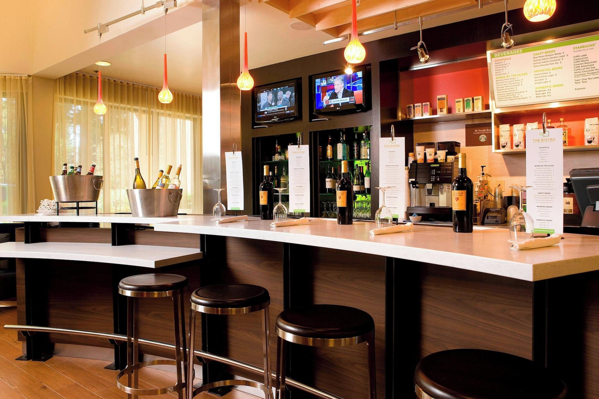 Vista Lobby Courtyard by Marriott Sacramento Airport Natomas