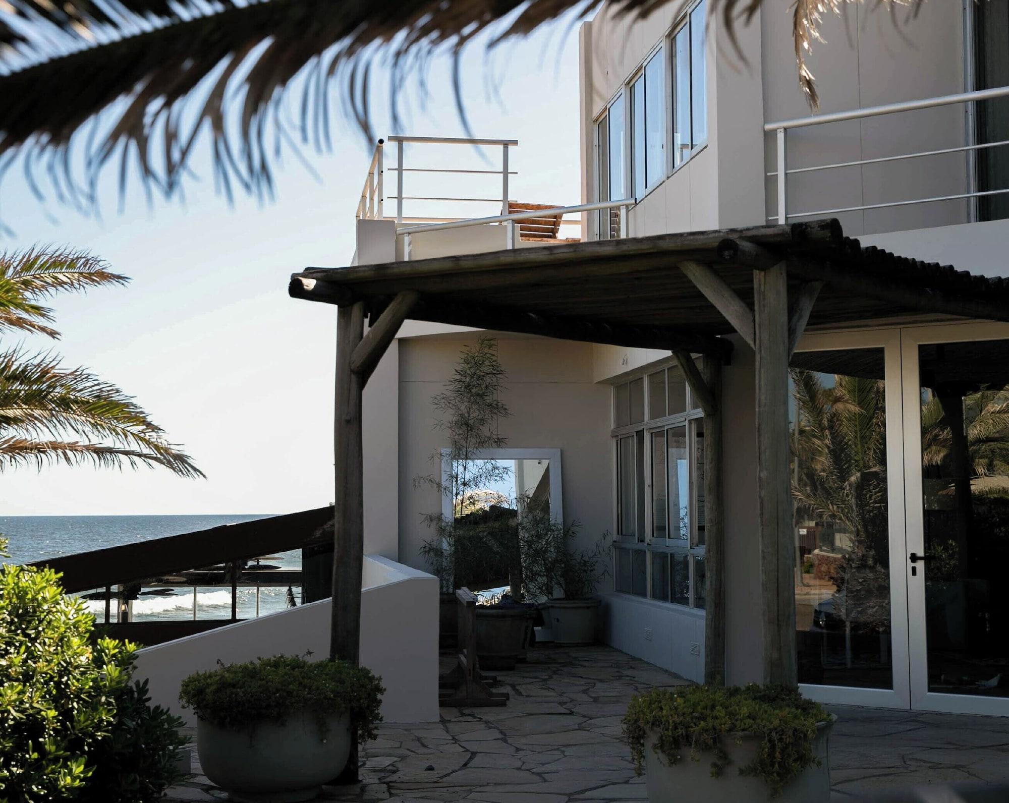 Vista Exterior La Posta Beach Hotel