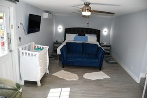 Alquiler Vacacional - Renovated Home with Private pool.1.7 MILES TO THE BEACH. 8 minutes walk to Shuls