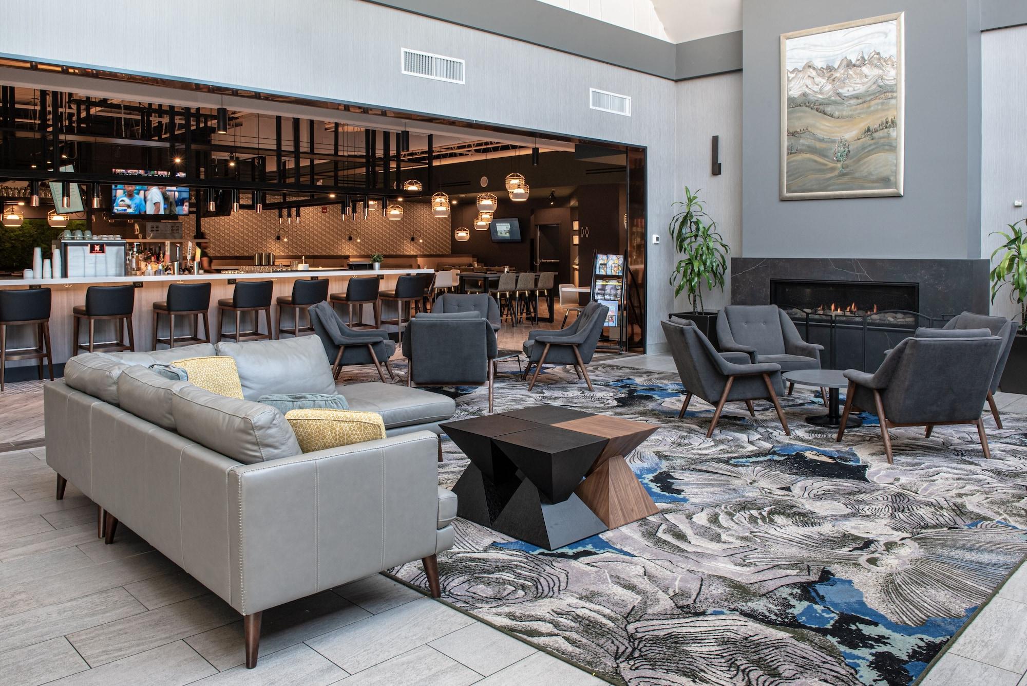 Vista Lobby Delta Hotels by Marriott Calgary South