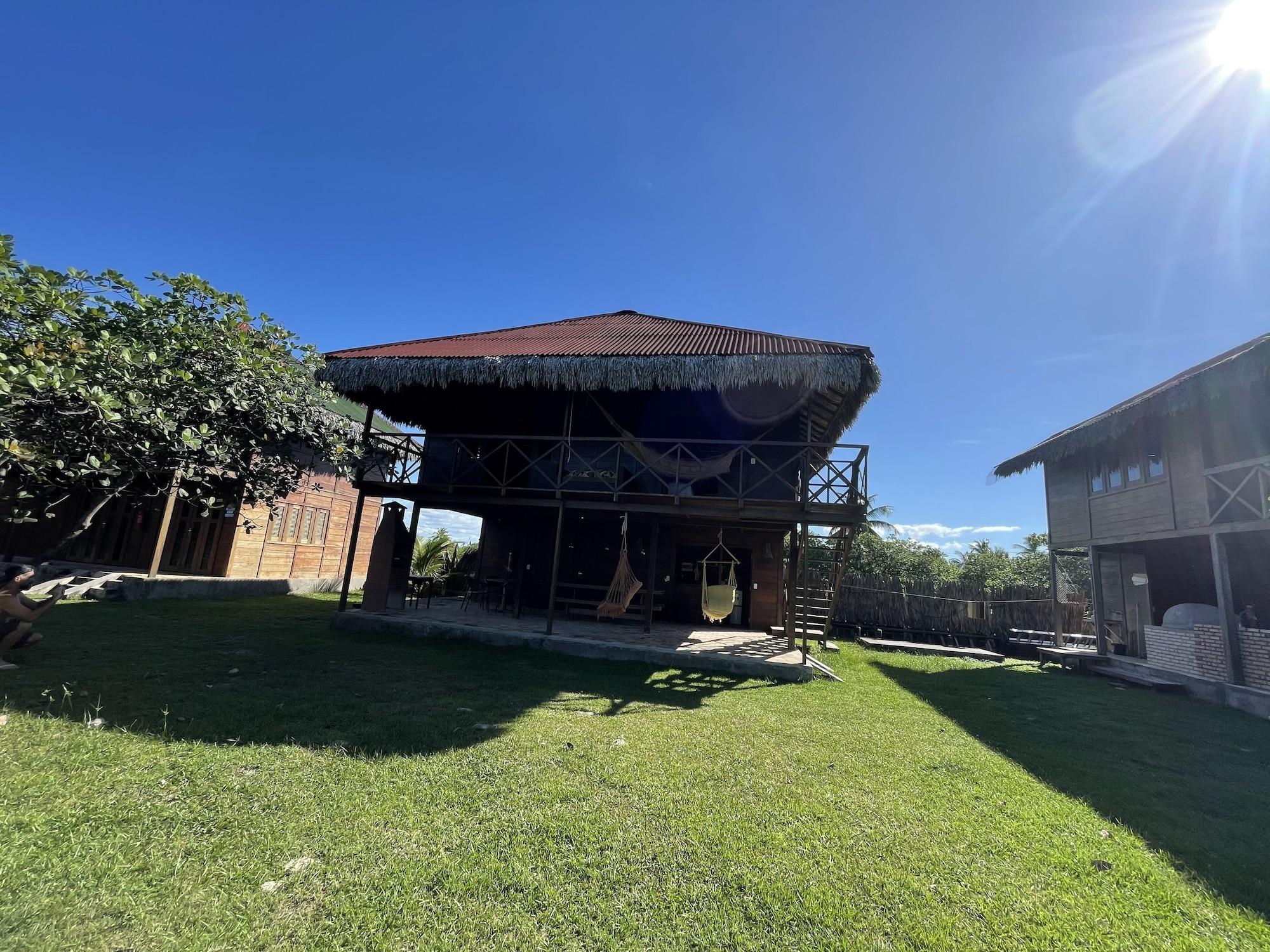 Vista Exterior Atins Bangalôs