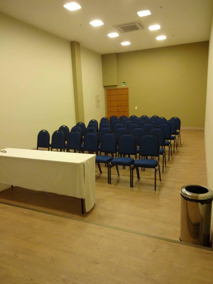 Sala de Reuniones Mont Blanc Suítes Nova Iguaçu
