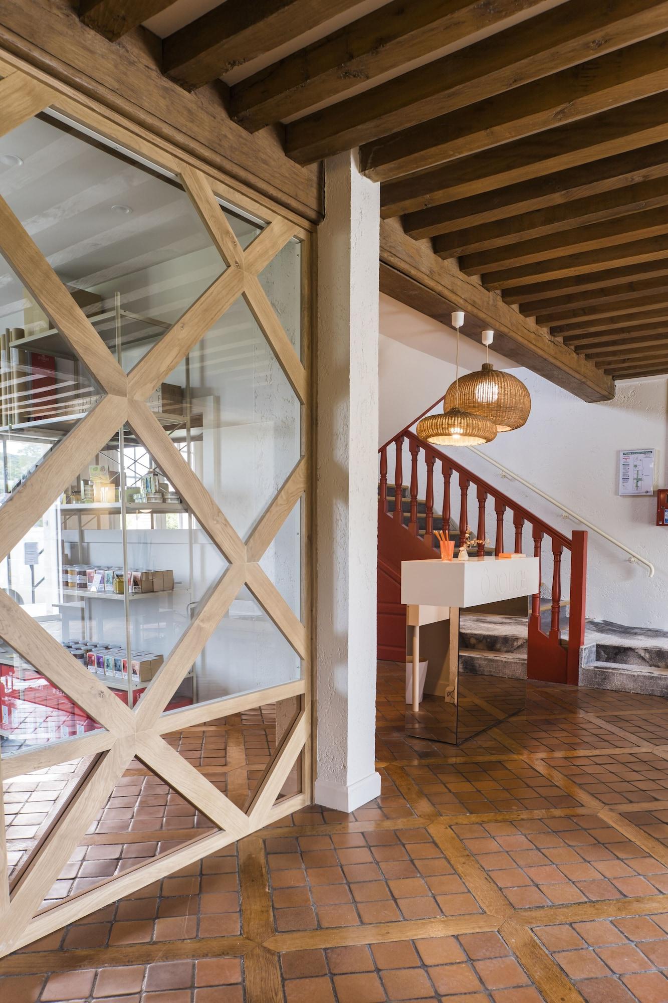 Vista Lobby Ô Rouge