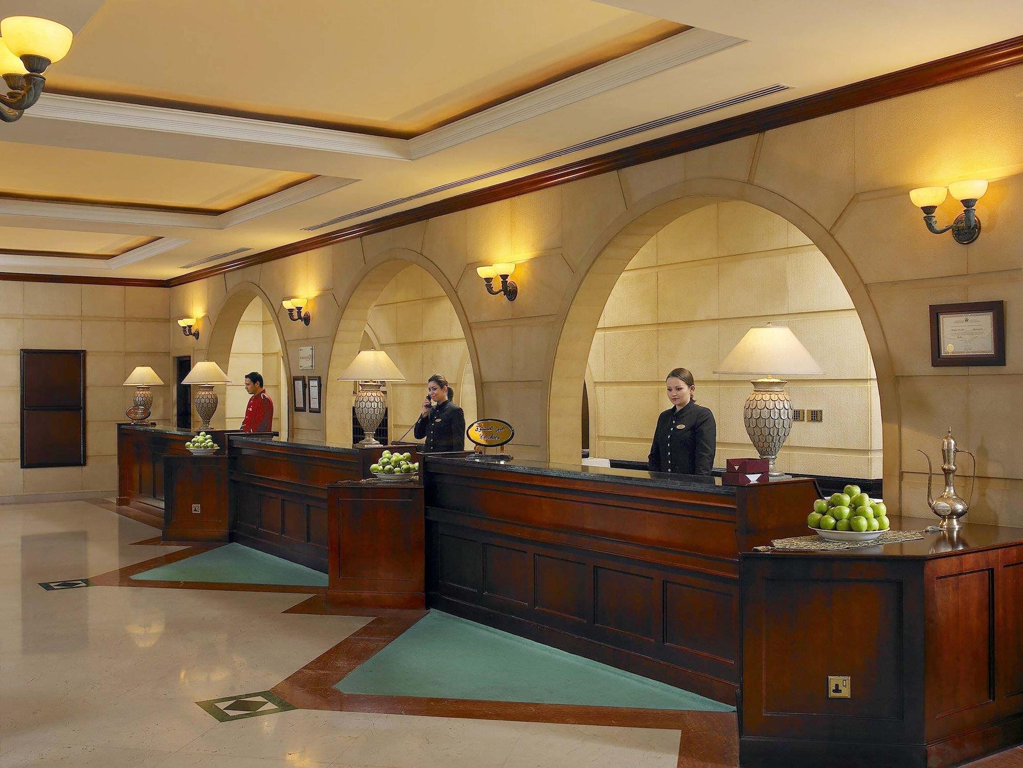 Vista Lobby Knight Castle Hotel