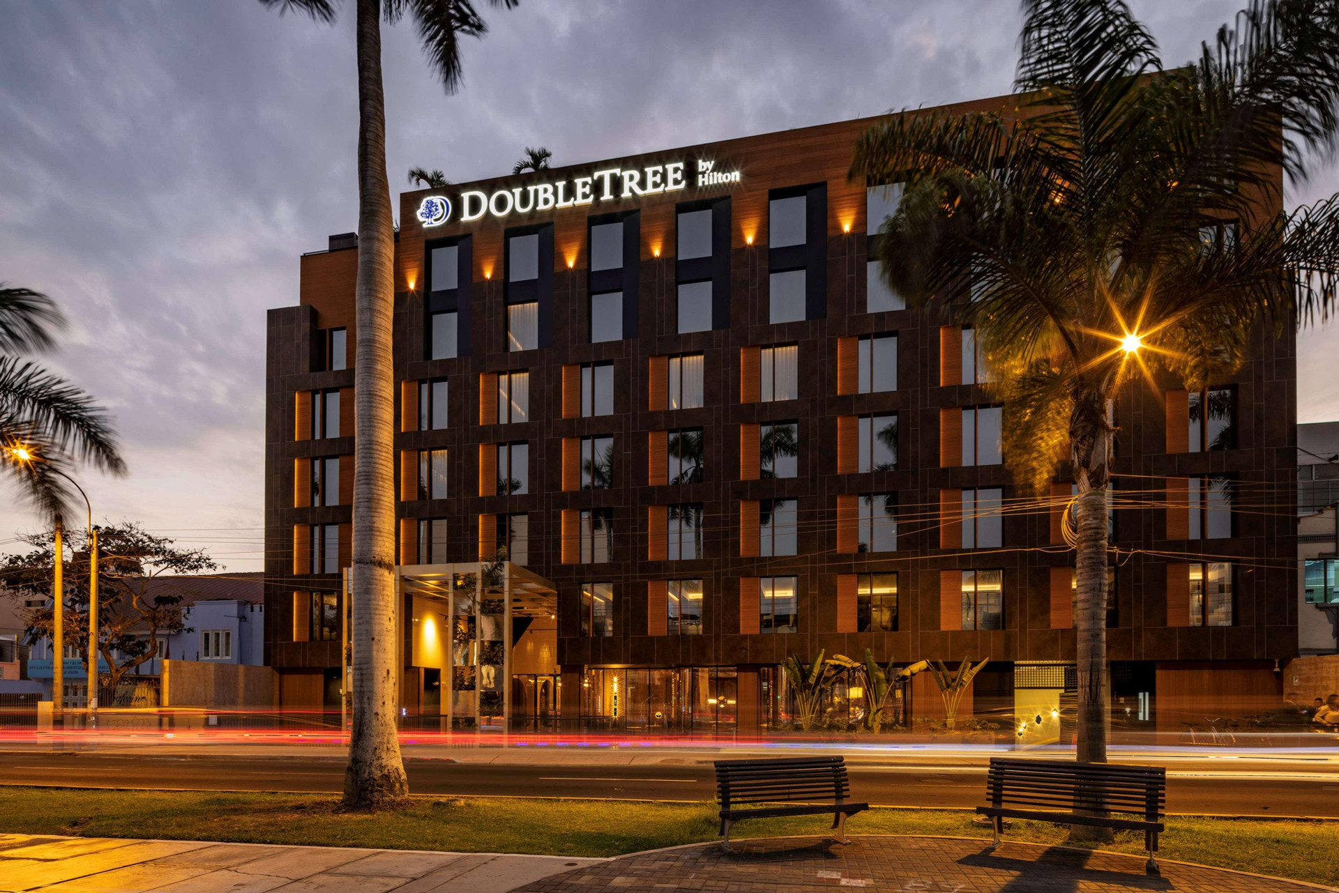 Vista Exterior Doubletree By Hilton Lima San Isidro