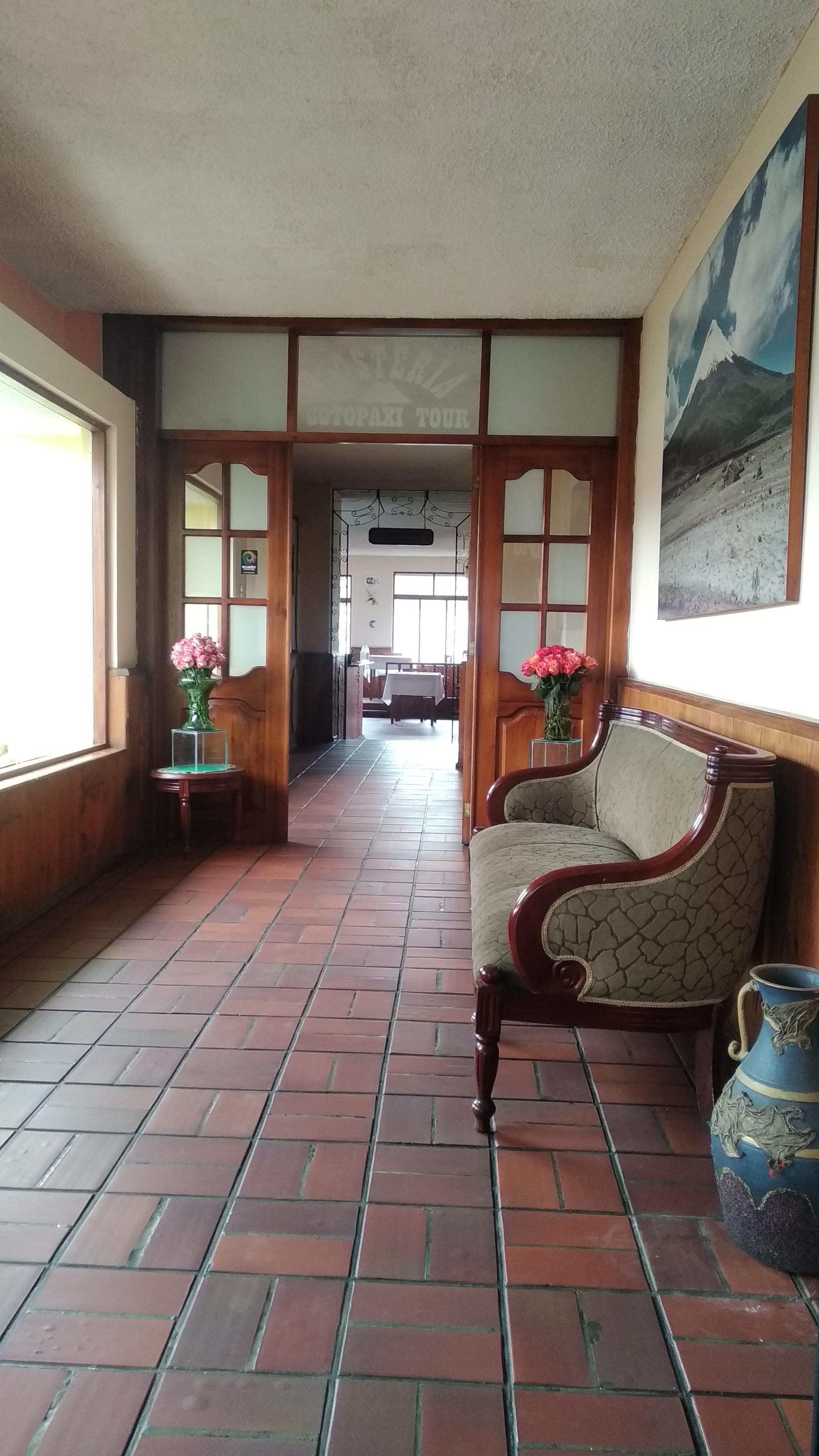Vista Lobby Hostería Cotopaxi Tour