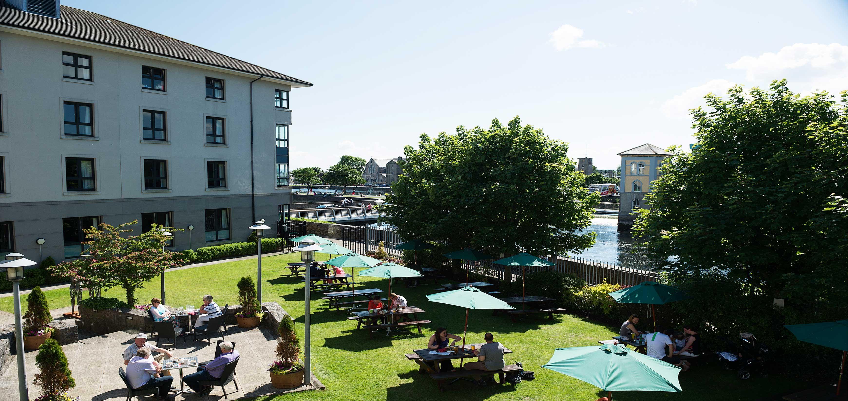 Varios Leonardo Hotel Galway