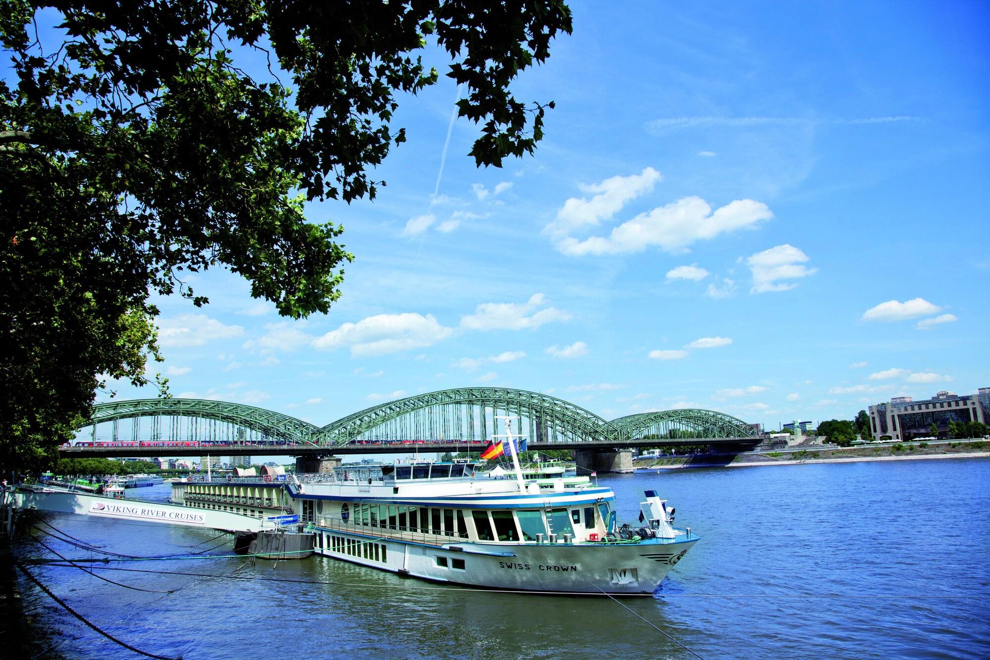 Varios Crossgates Hotelship Nizzaufer - Frankfurt